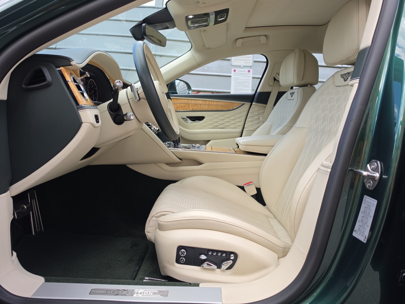 BENTLEY Flying Spur 6.0 W12 First Edition-image-9