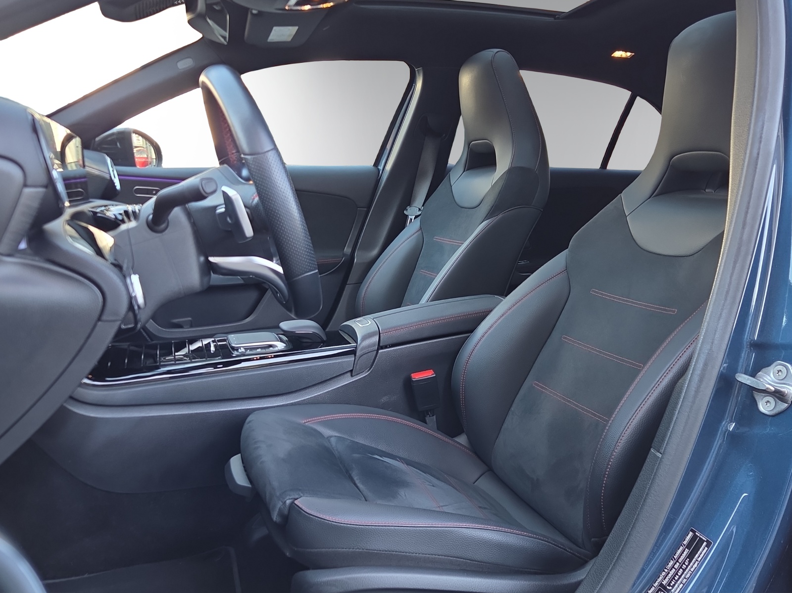 Image MERCEDES-BENZ A-250 A 250 4Matic AMG Line 4Matic 7G-DCT