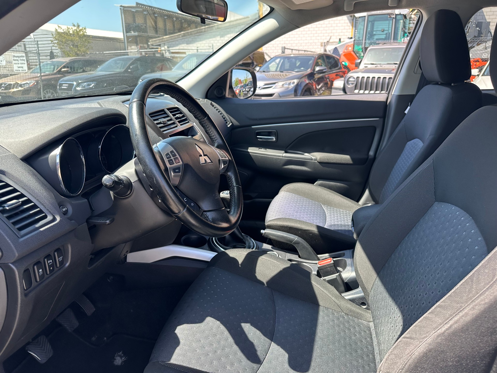 MITSUBISHI ASX 1.8 DID 4WD-image-9