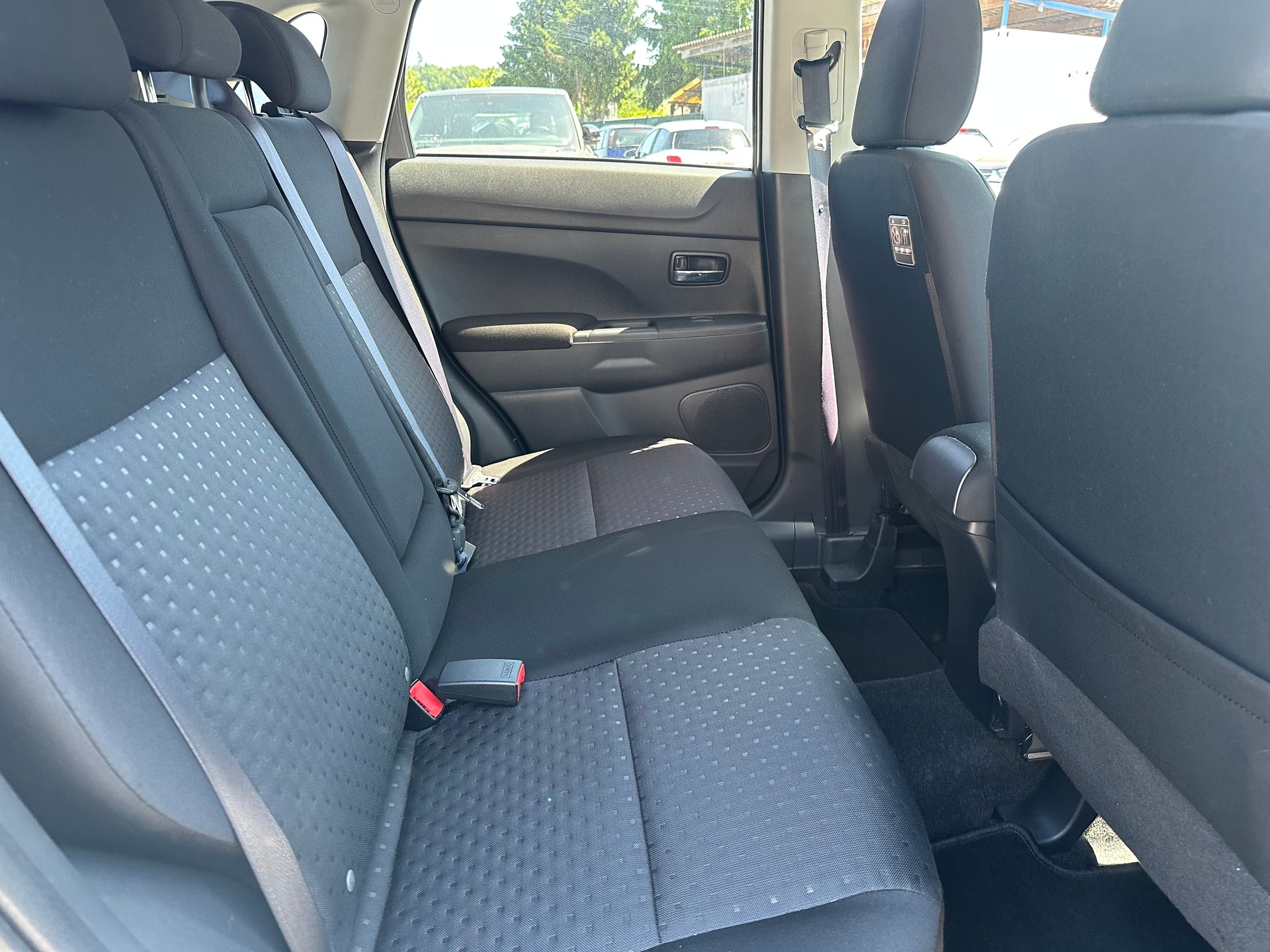 MITSUBISHI ASX 1.8 DID 4WD-image-3