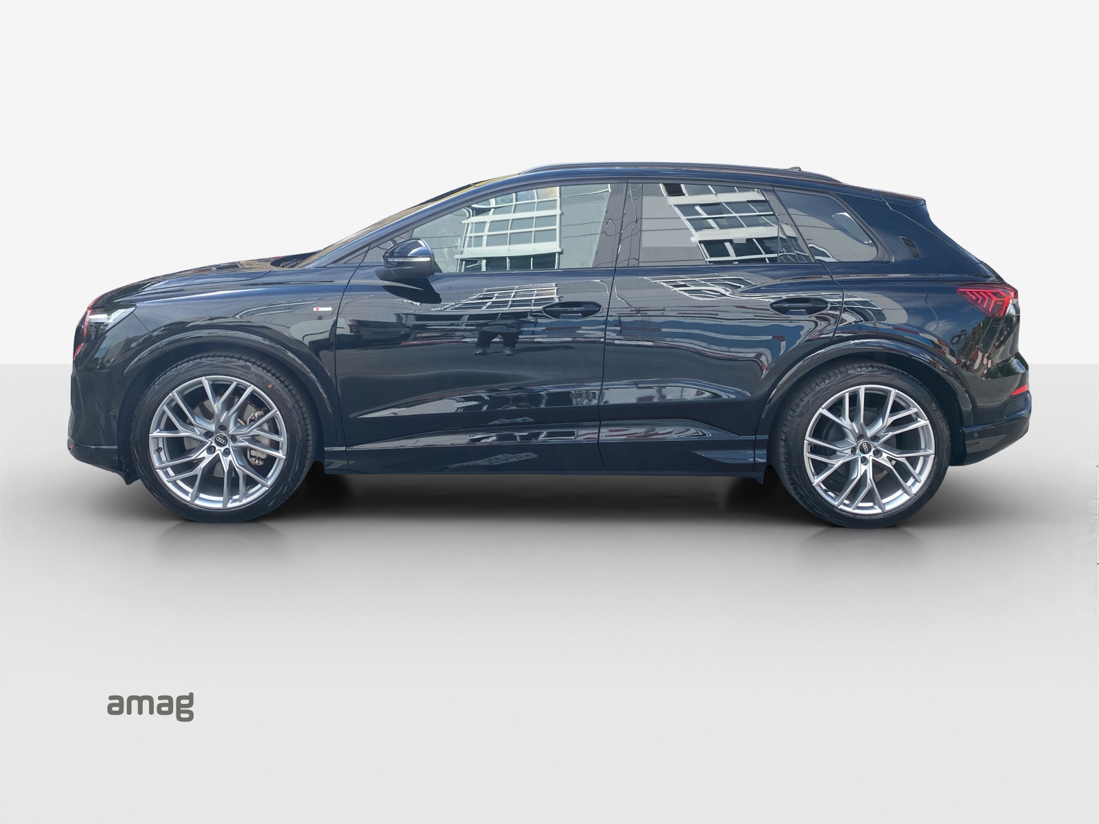 AUDI Q4 e-tron 50 quattro-image-1