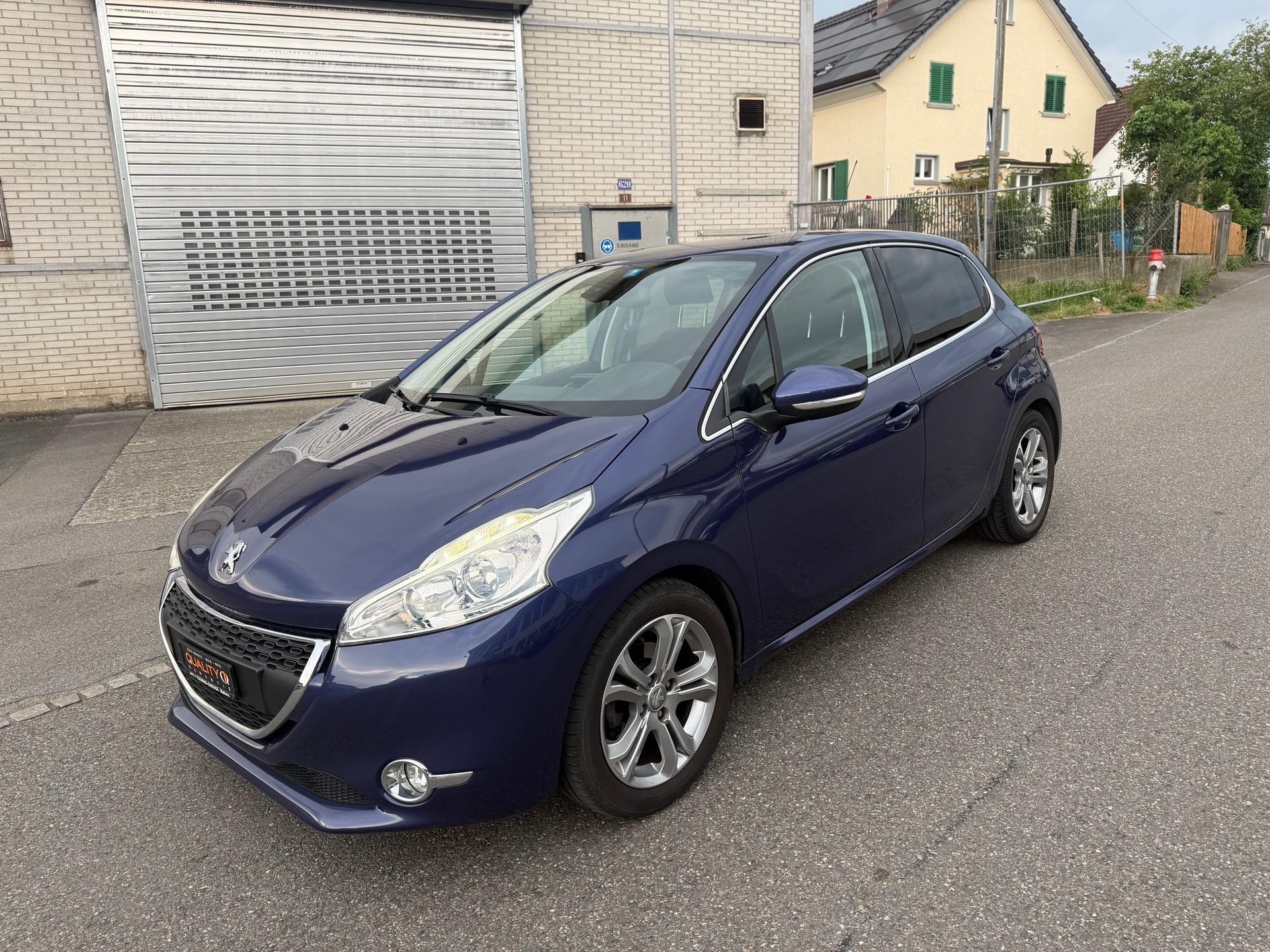 PEUGEOT 208 1.6 VTI Intuitive-image-0