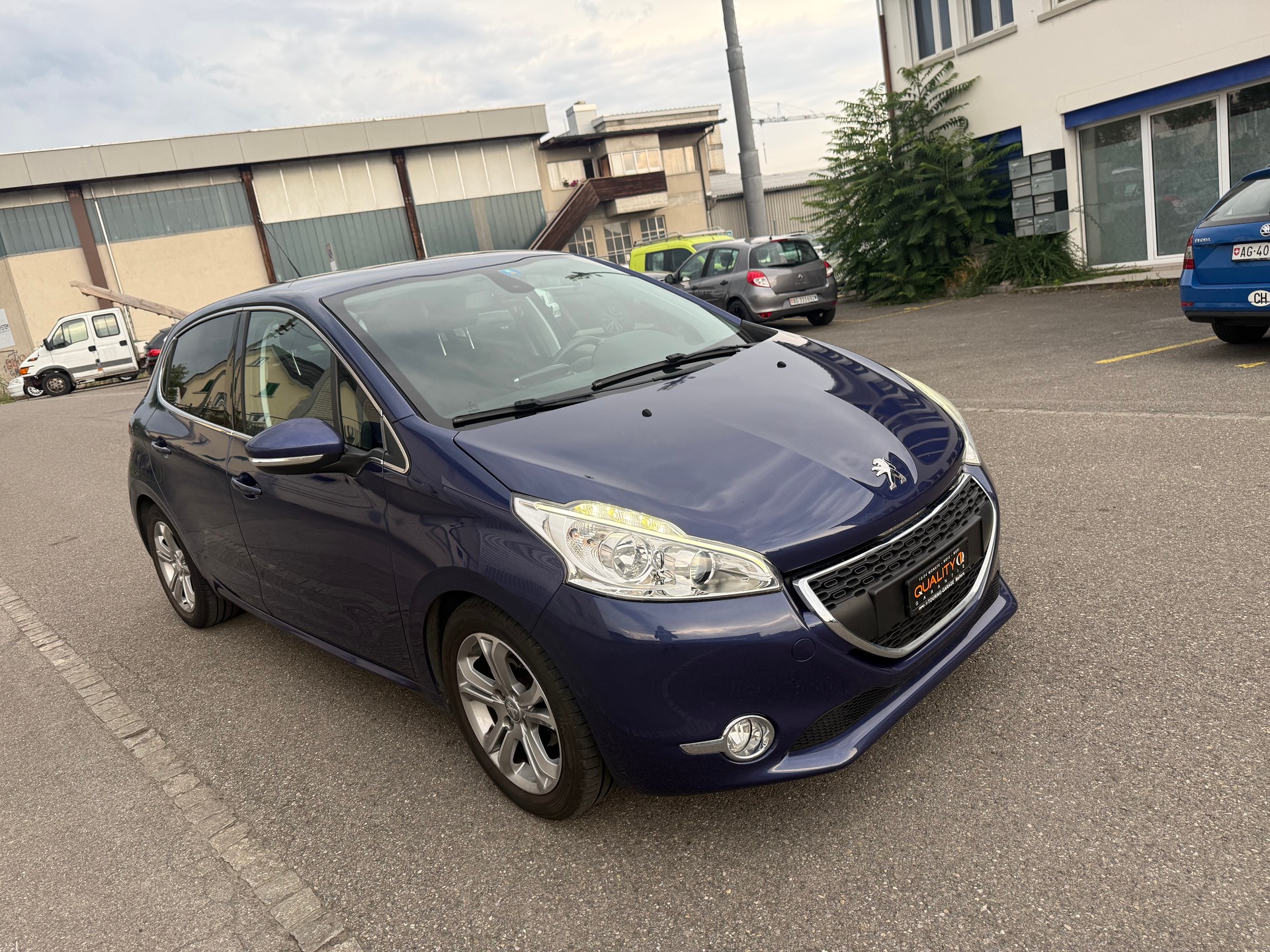 PEUGEOT 208 1.6 VTI Intuitive-image-2