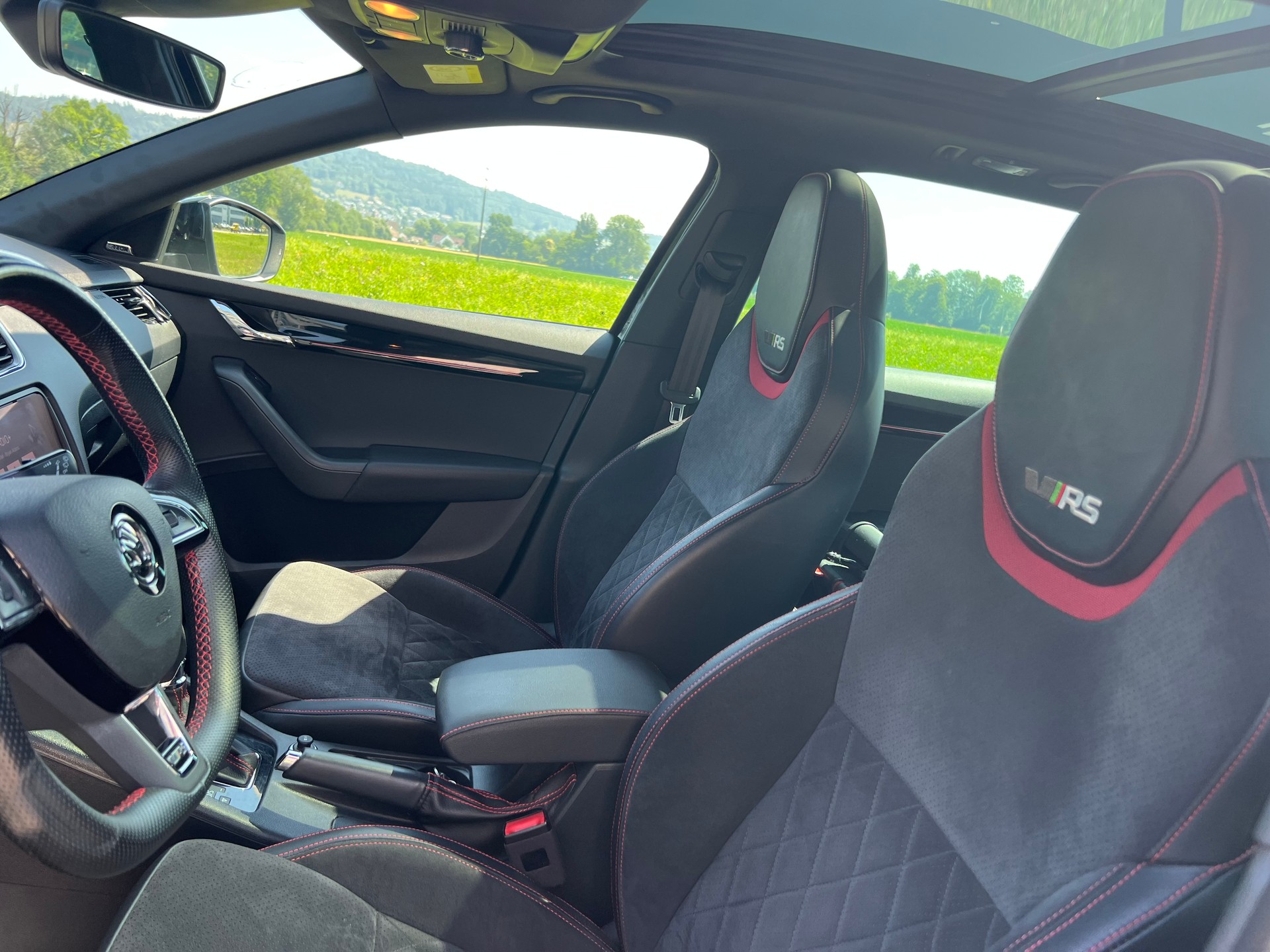 SKODA Octavia Combi 2.0 TSI RS DSG-image-5