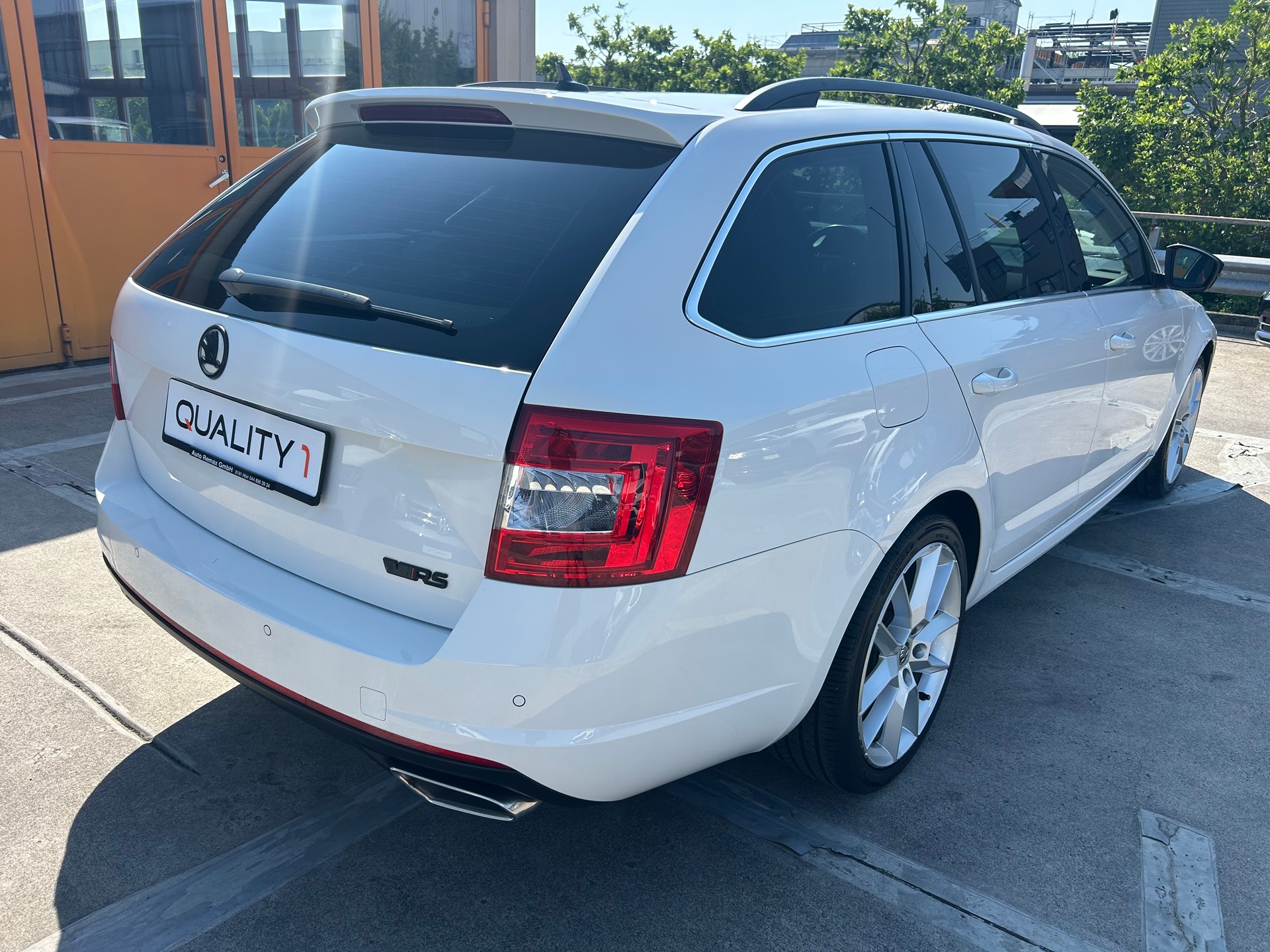 SKODA Octavia Combi 2.0 TDI RS-image-4