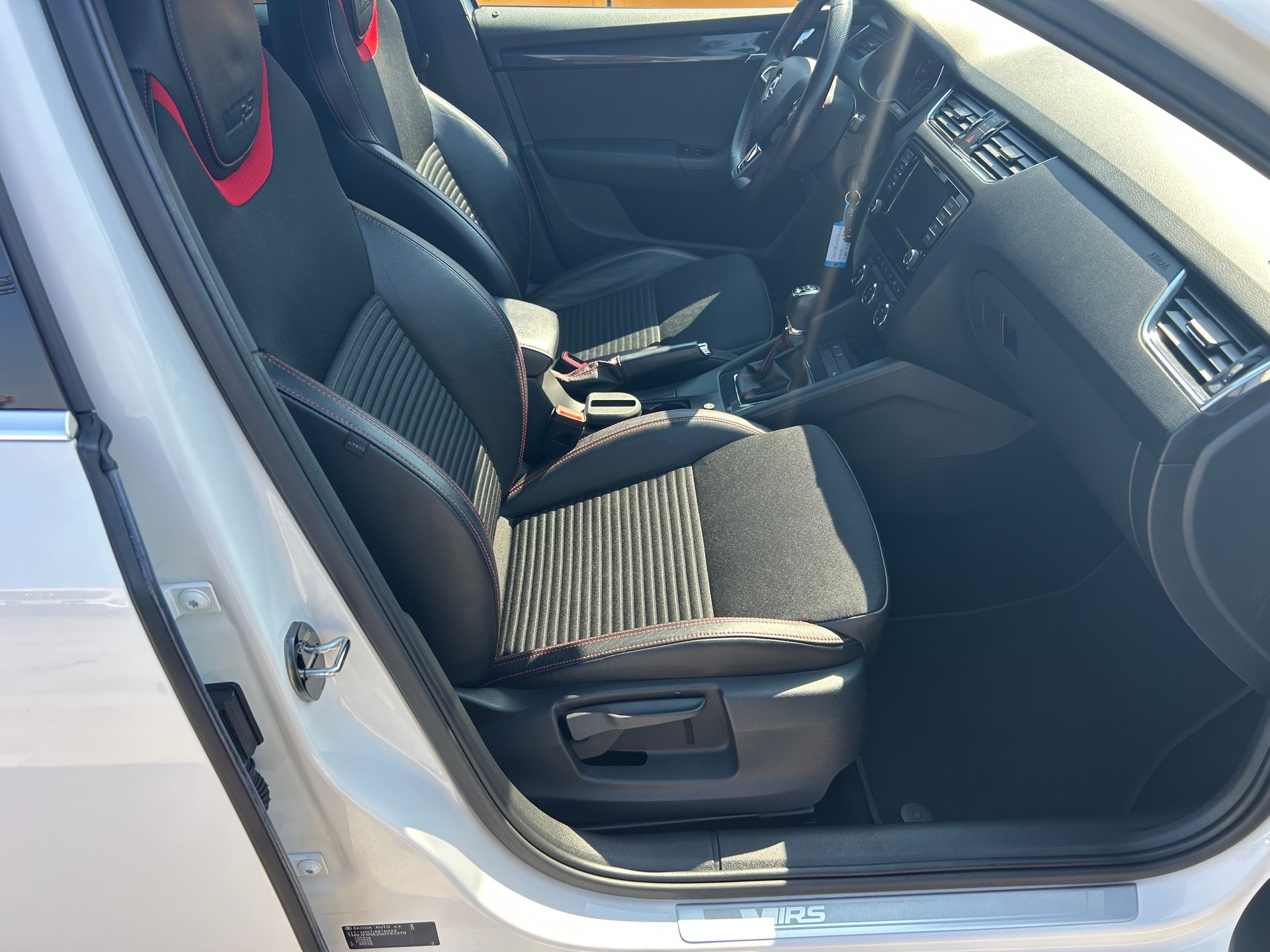 SKODA Octavia Combi 2.0 TDI RS-image-7