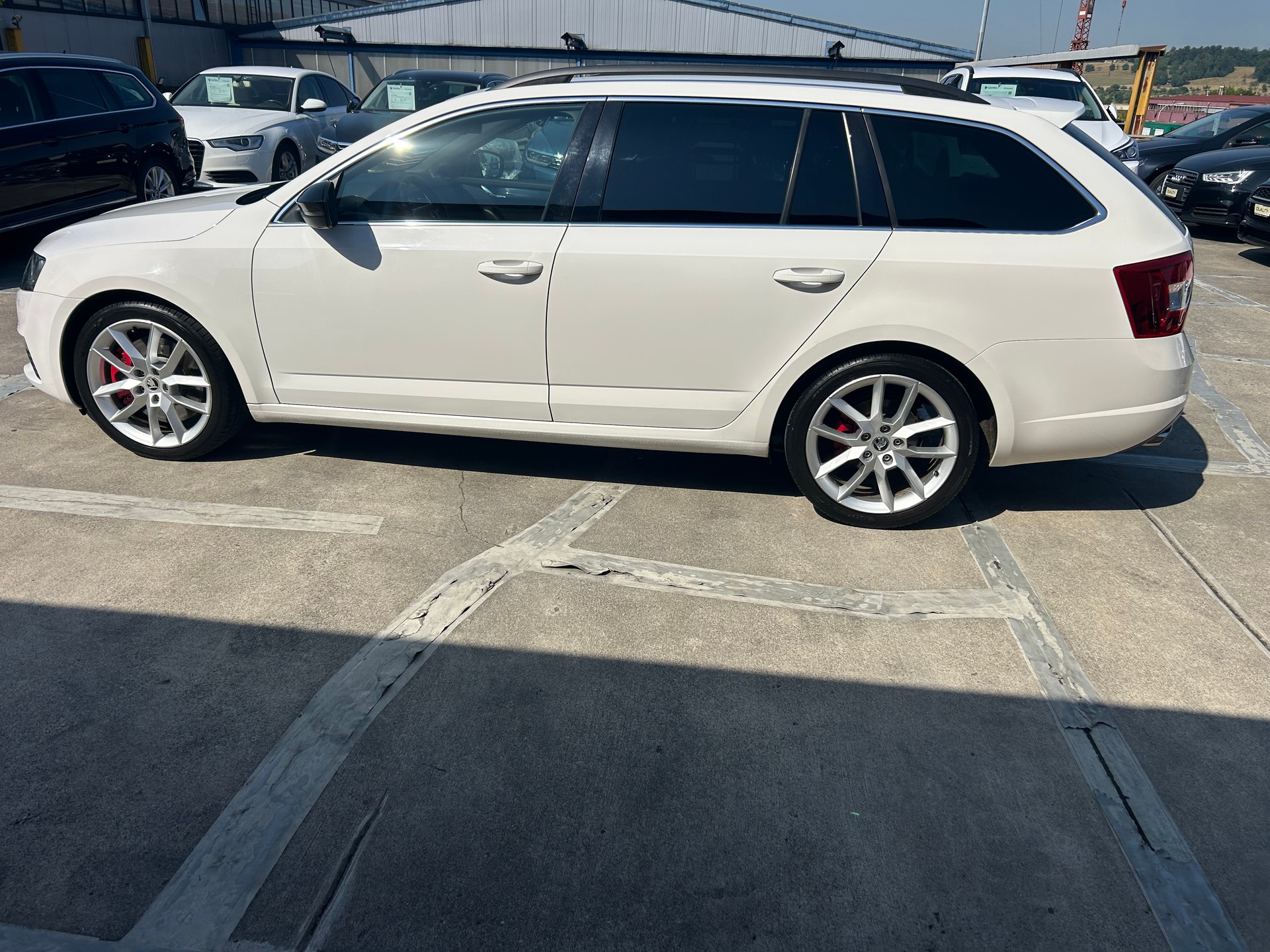 SKODA Octavia Combi 2.0 TDI RS-image-1
