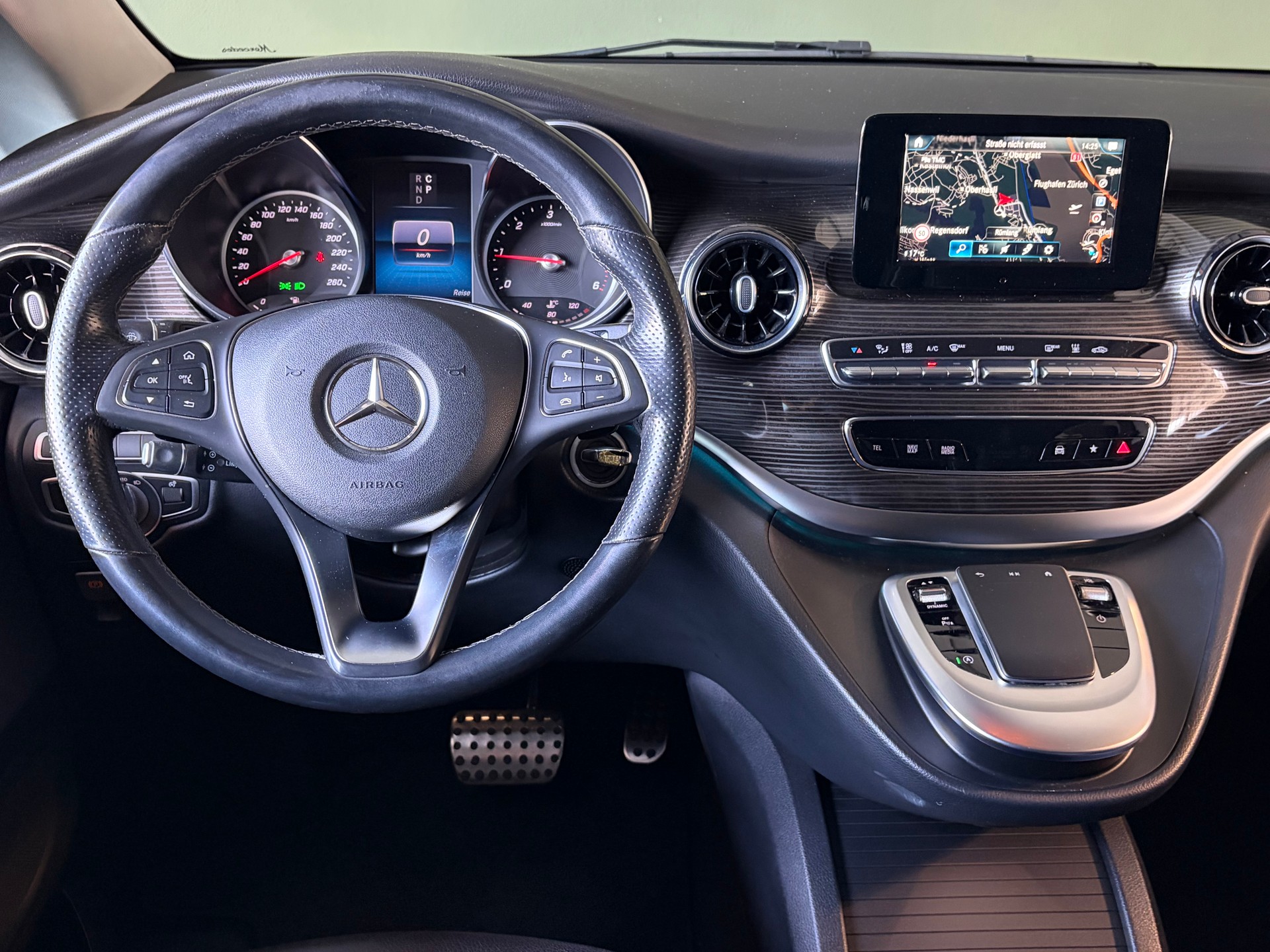 MERCEDES-BENZ V 250 d Kompakt 9G-Tronic *Ab MFK*STANDHEIZUNG*ANHÄNGERKUPPLUNG*-image-11