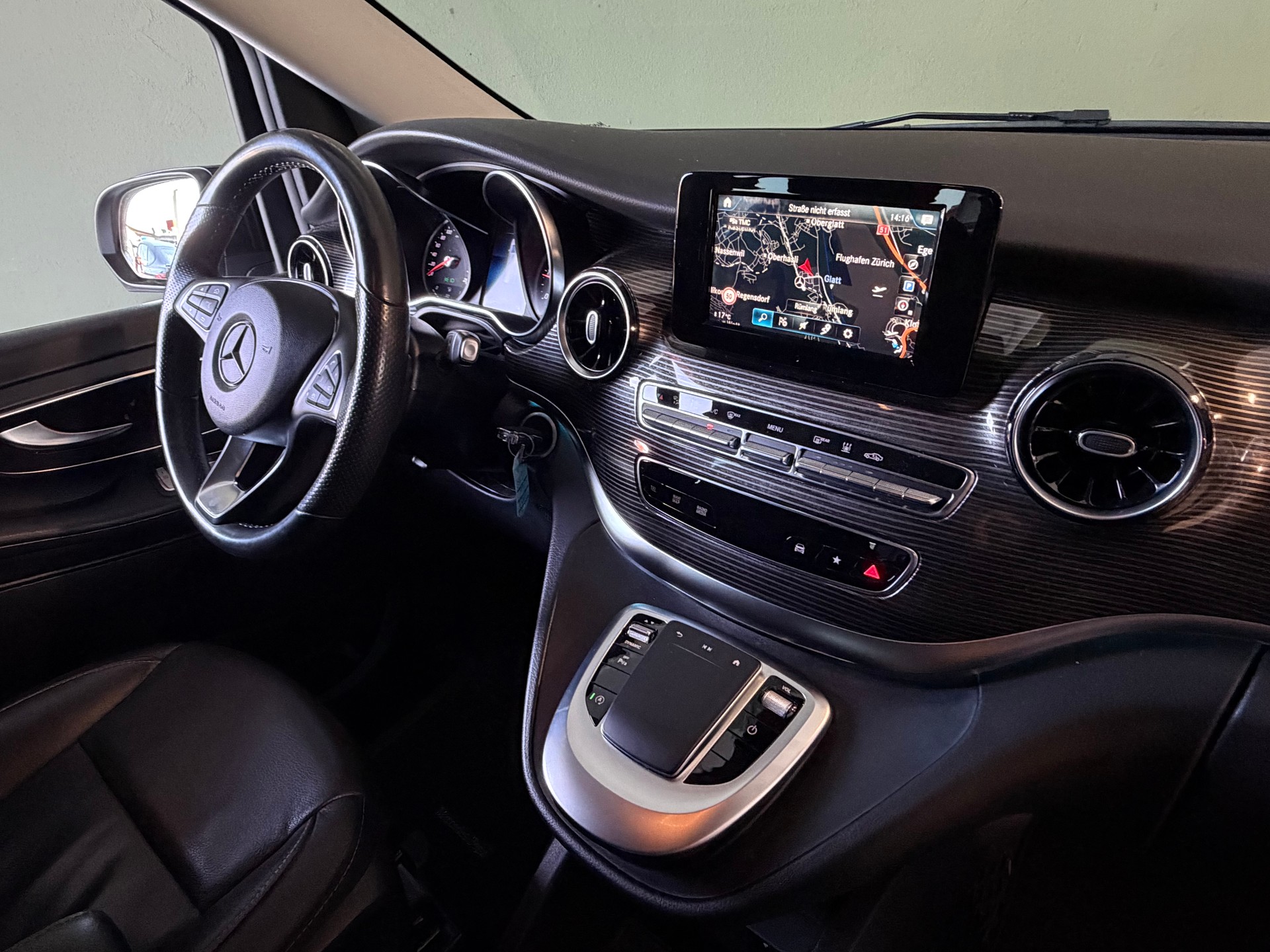 MERCEDES-BENZ V 250 d Kompakt 9G-Tronic *Ab MFK*STANDHEIZUNG*ANHÄNGERKUPPLUNG*-image-15
