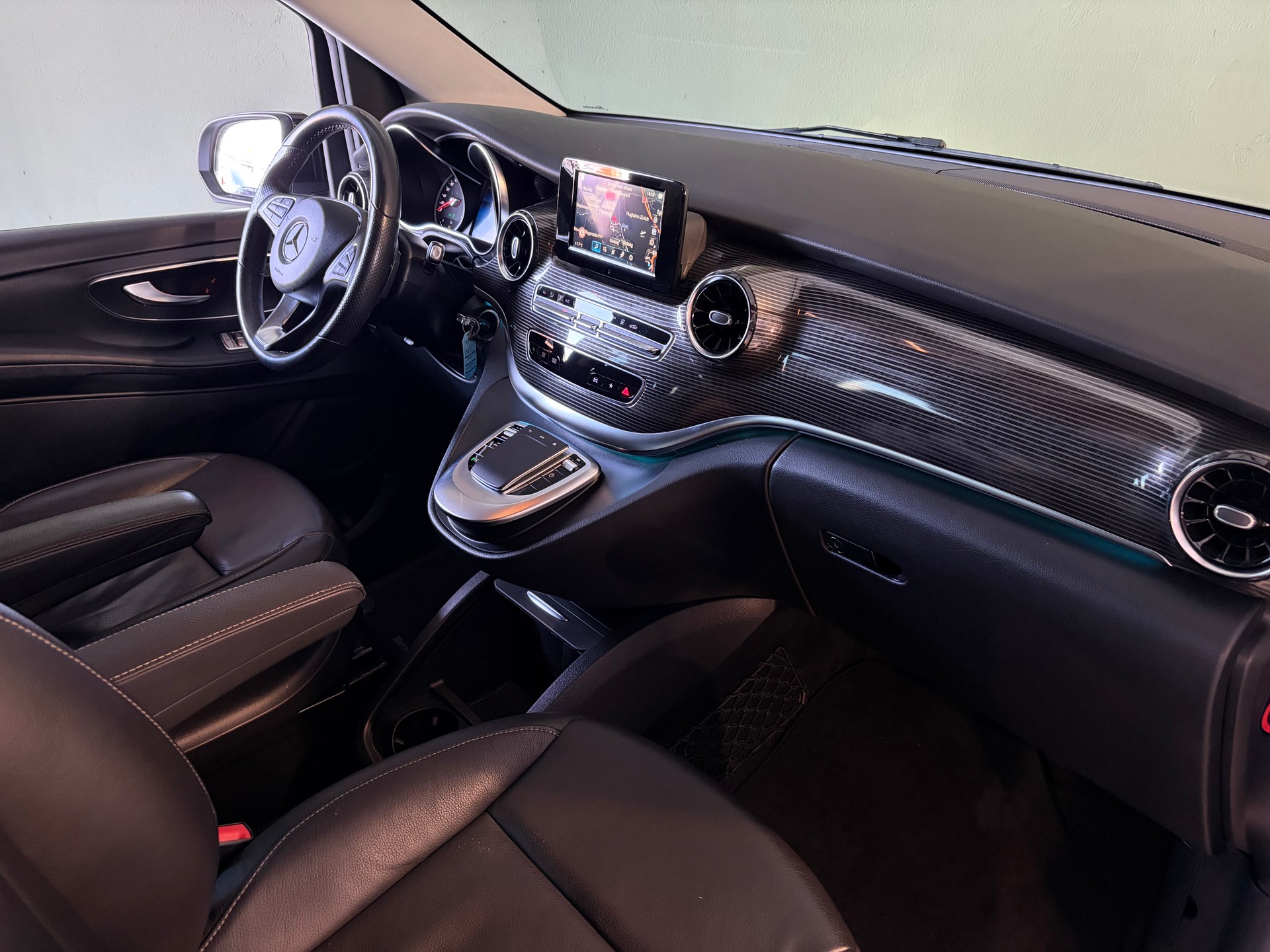 MERCEDES-BENZ V 250 d Kompakt 9G-Tronic *Ab MFK*STANDHEIZUNG*ANHÄNGERKUPPLUNG*-image-16