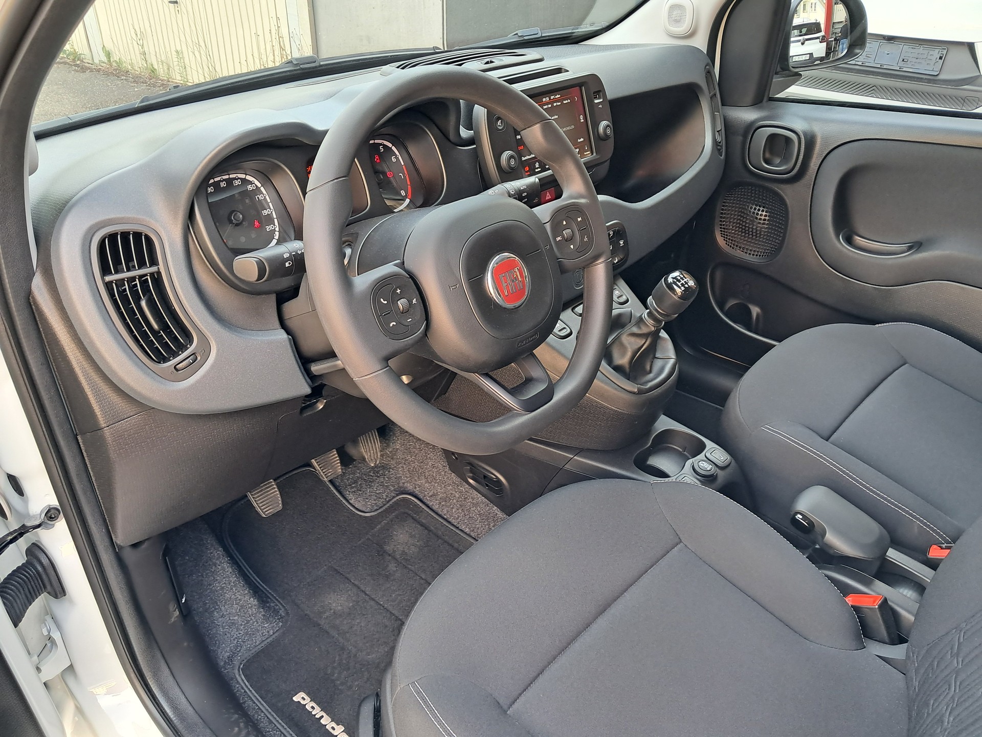 FIAT Panda 1.0 MHEV City Life-image-5