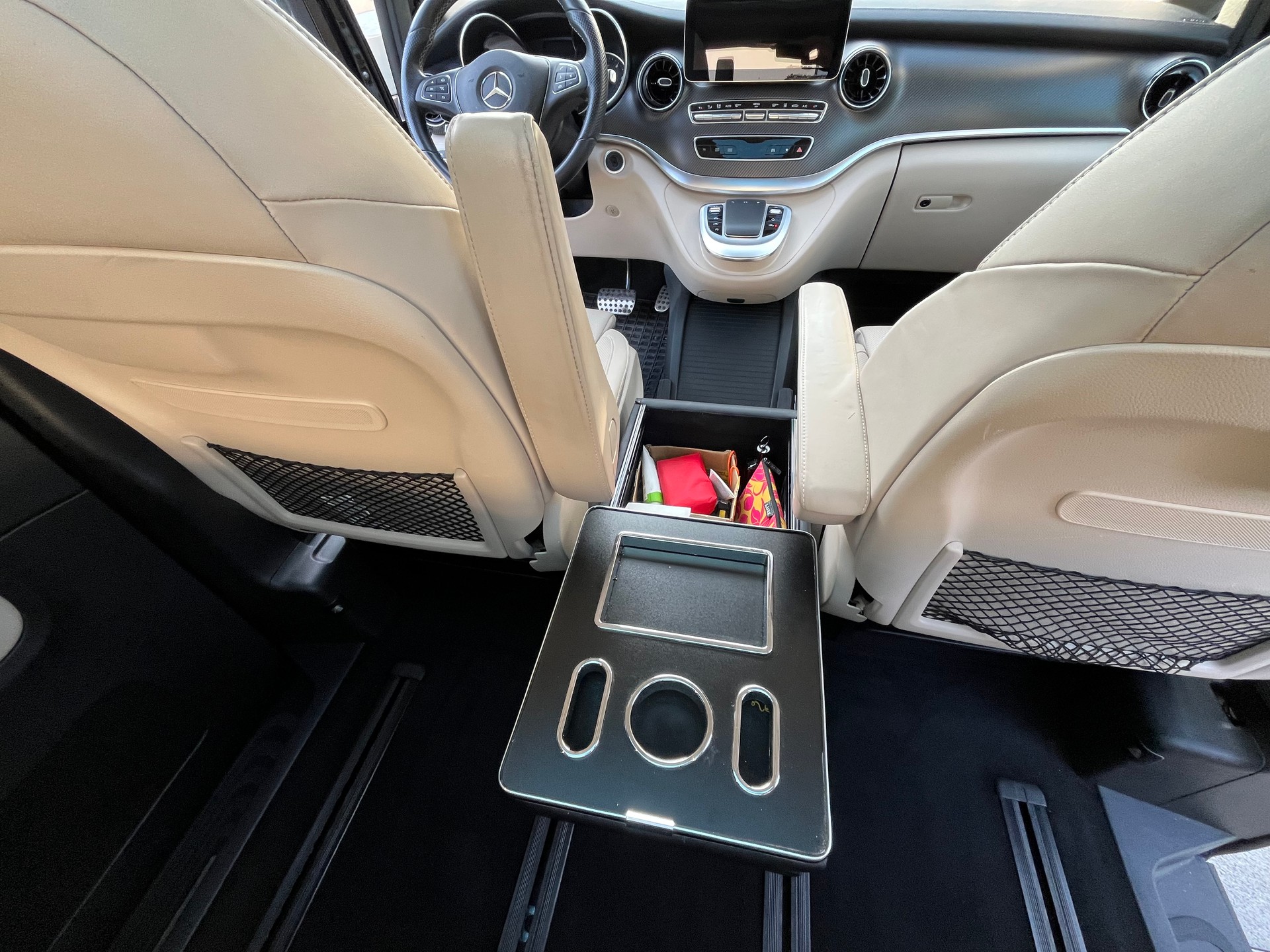 MERCEDES-BENZ V 300 d Swiss Ed. lang AMG Line-image-12
