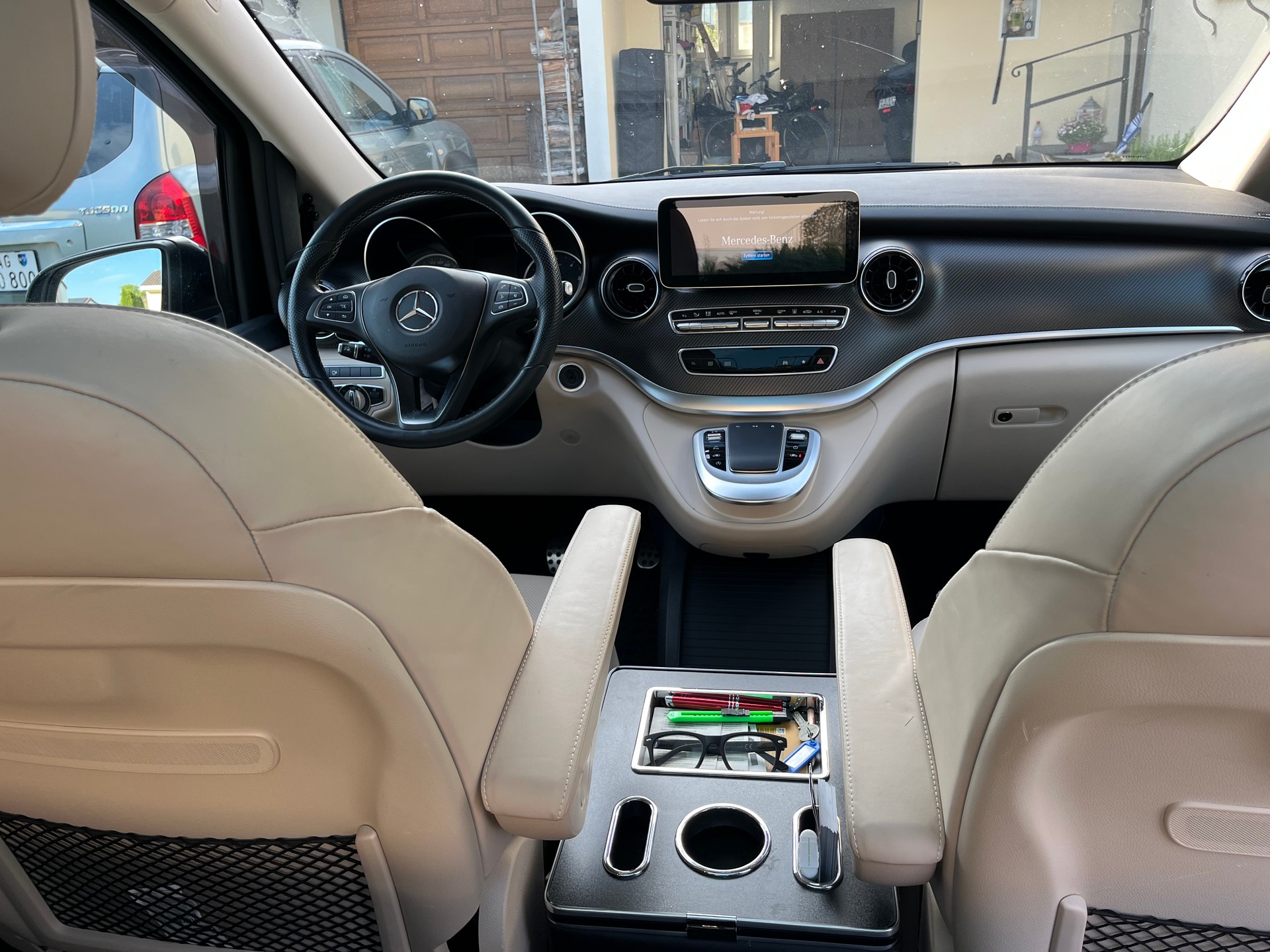 MERCEDES-BENZ V 300 d Swiss Ed. lang AMG Line-image-10