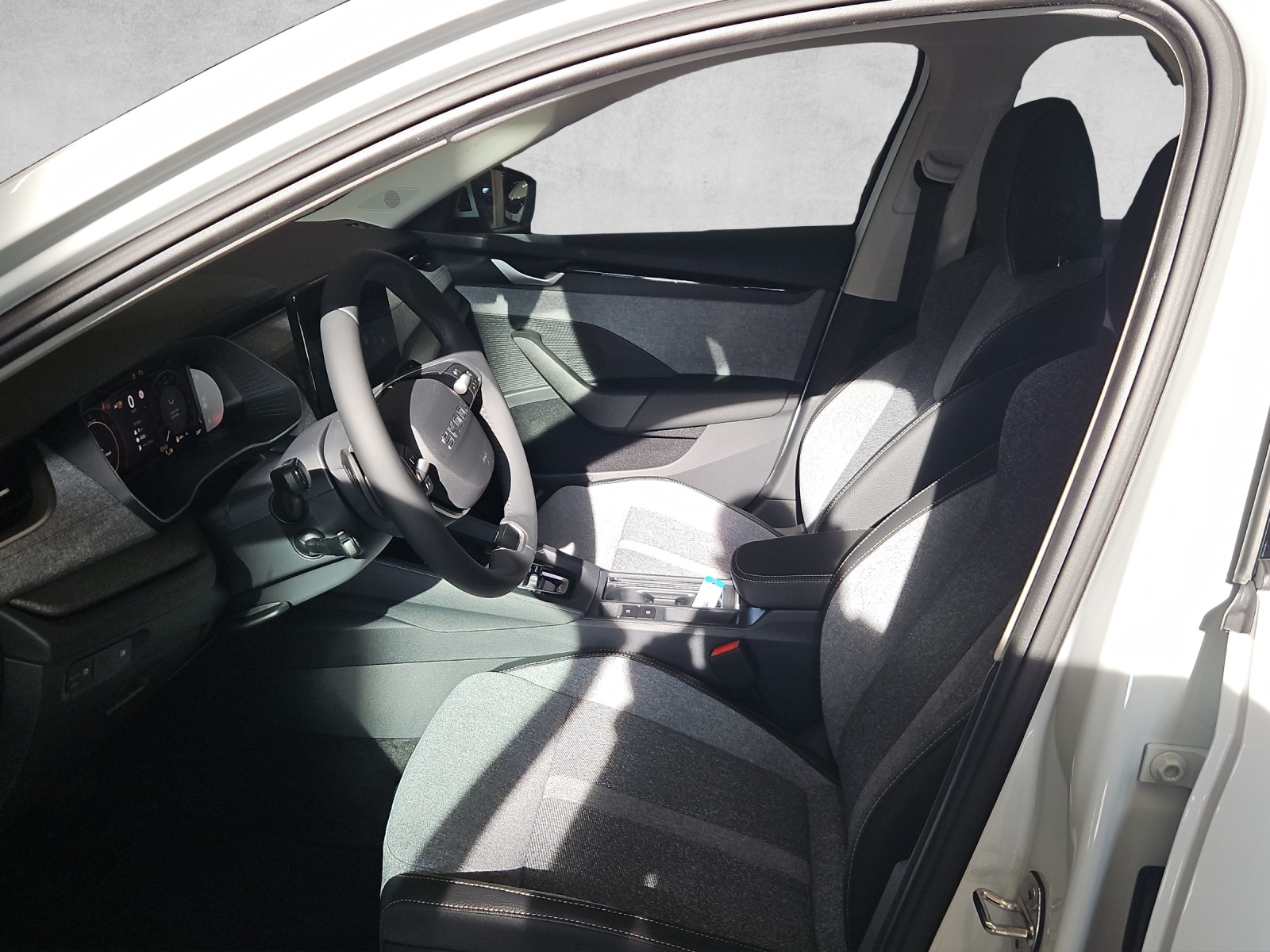 SKODA Octavia Combi 1.5 TSI mHEV DSG Selection-image-8