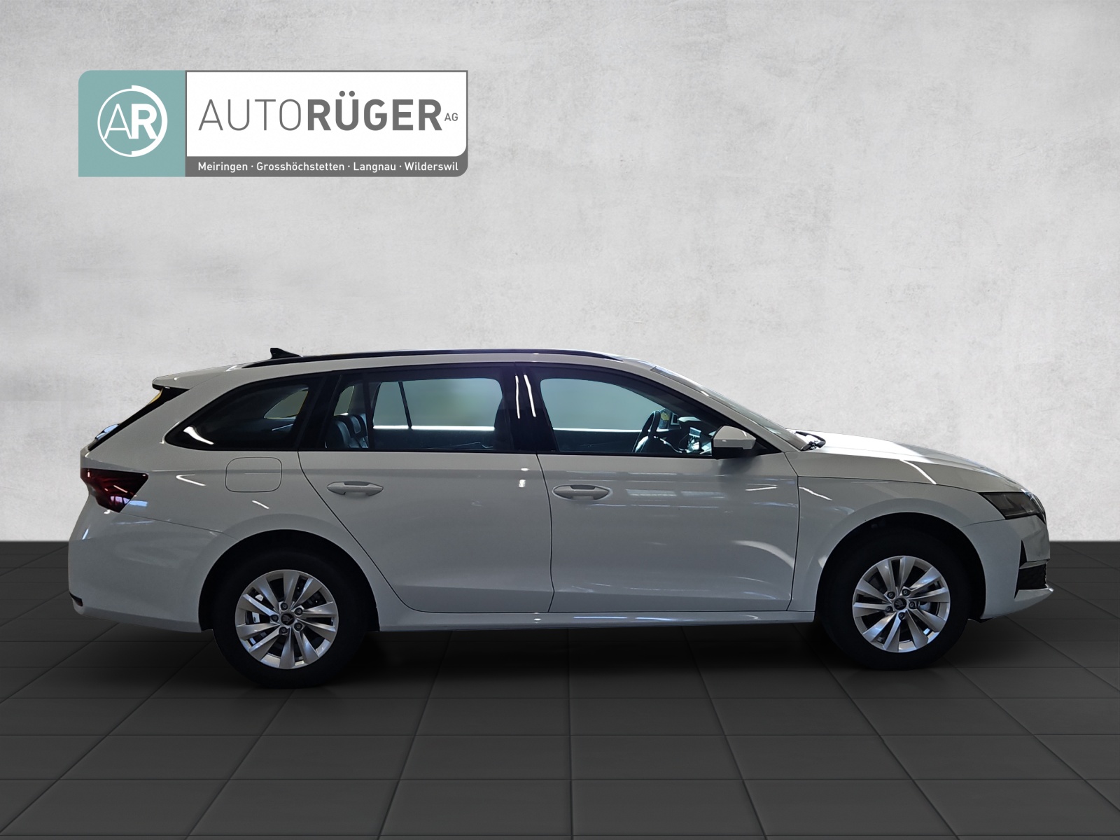 SKODA Octavia Combi 1.5 TSI mHEV DSG Selection-image-6