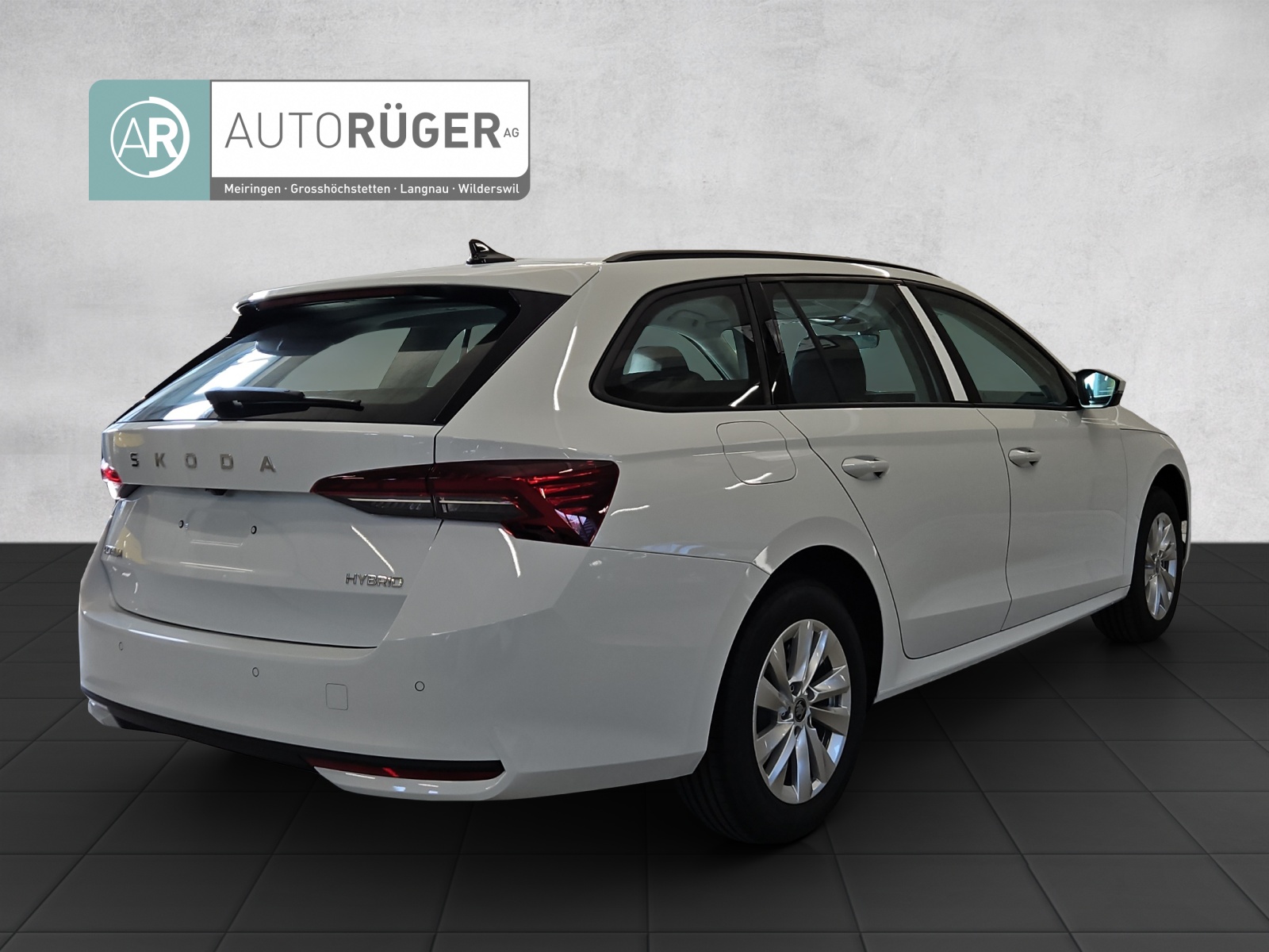 SKODA Octavia Combi 1.5 TSI mHEV DSG Selection-image-5