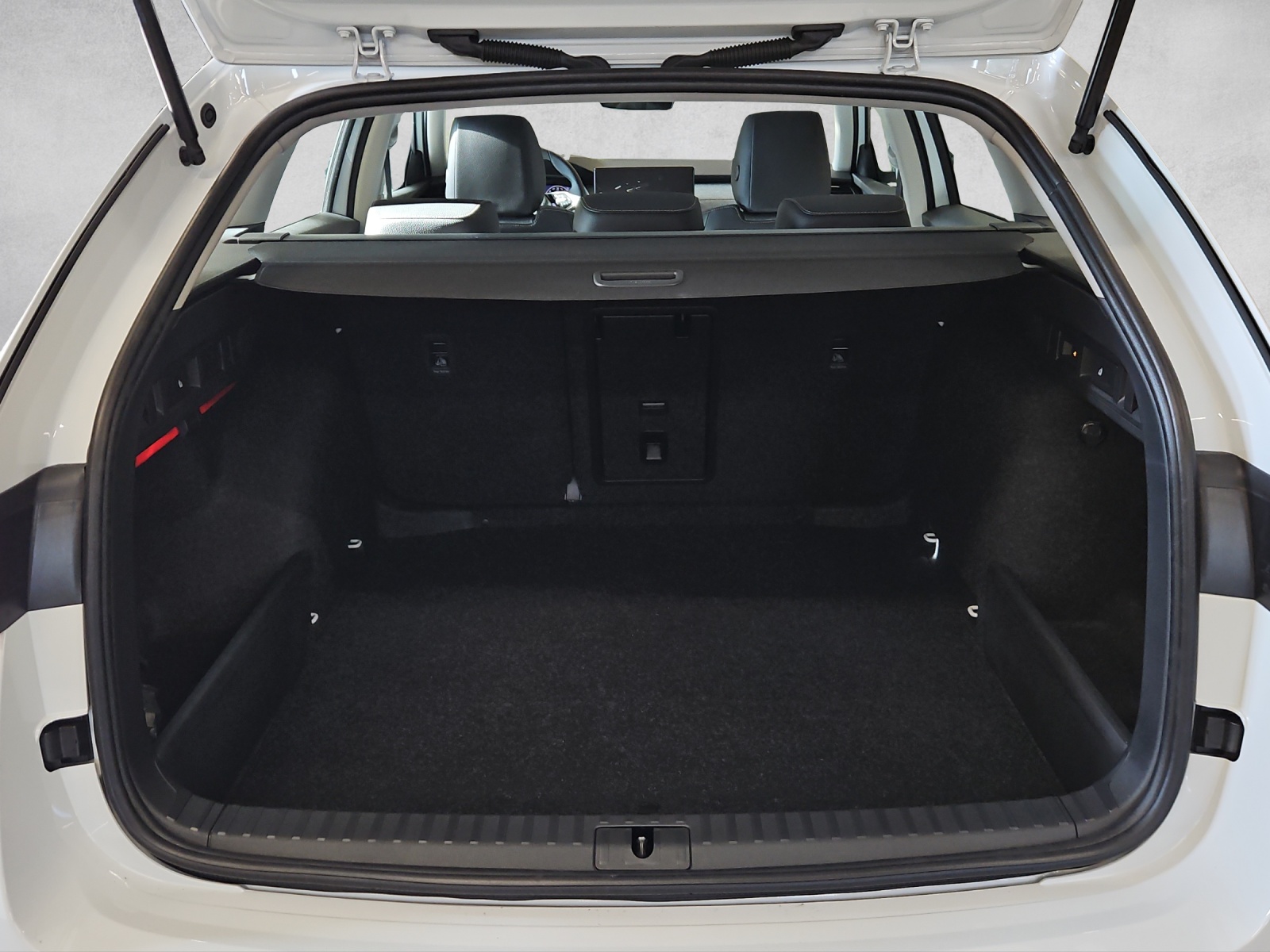 SKODA Octavia Combi 1.5 TSI mHEV DSG Selection-image-13