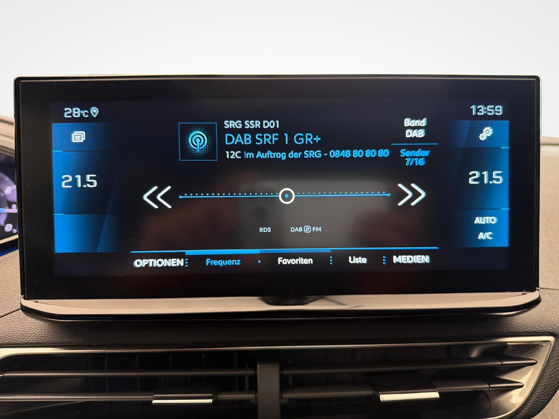 PEUGEOT 3008 1.2 PureTech GT-image-14