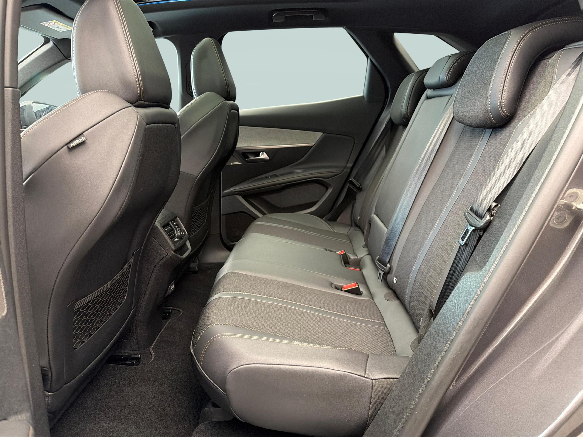 PEUGEOT 3008 1.2 PureTech GT-image-10