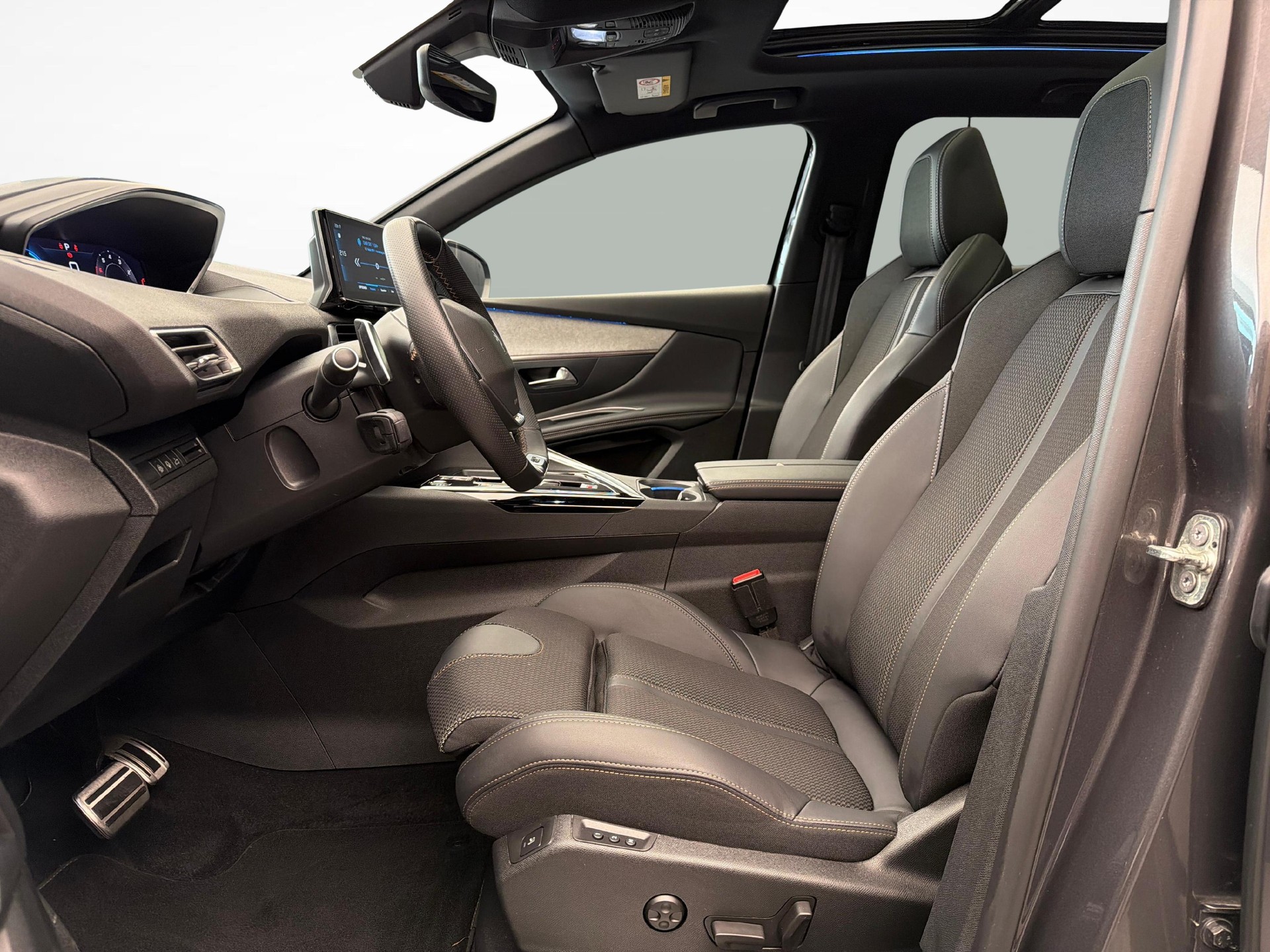 PEUGEOT 3008 1.2 PureTech GT-image-9