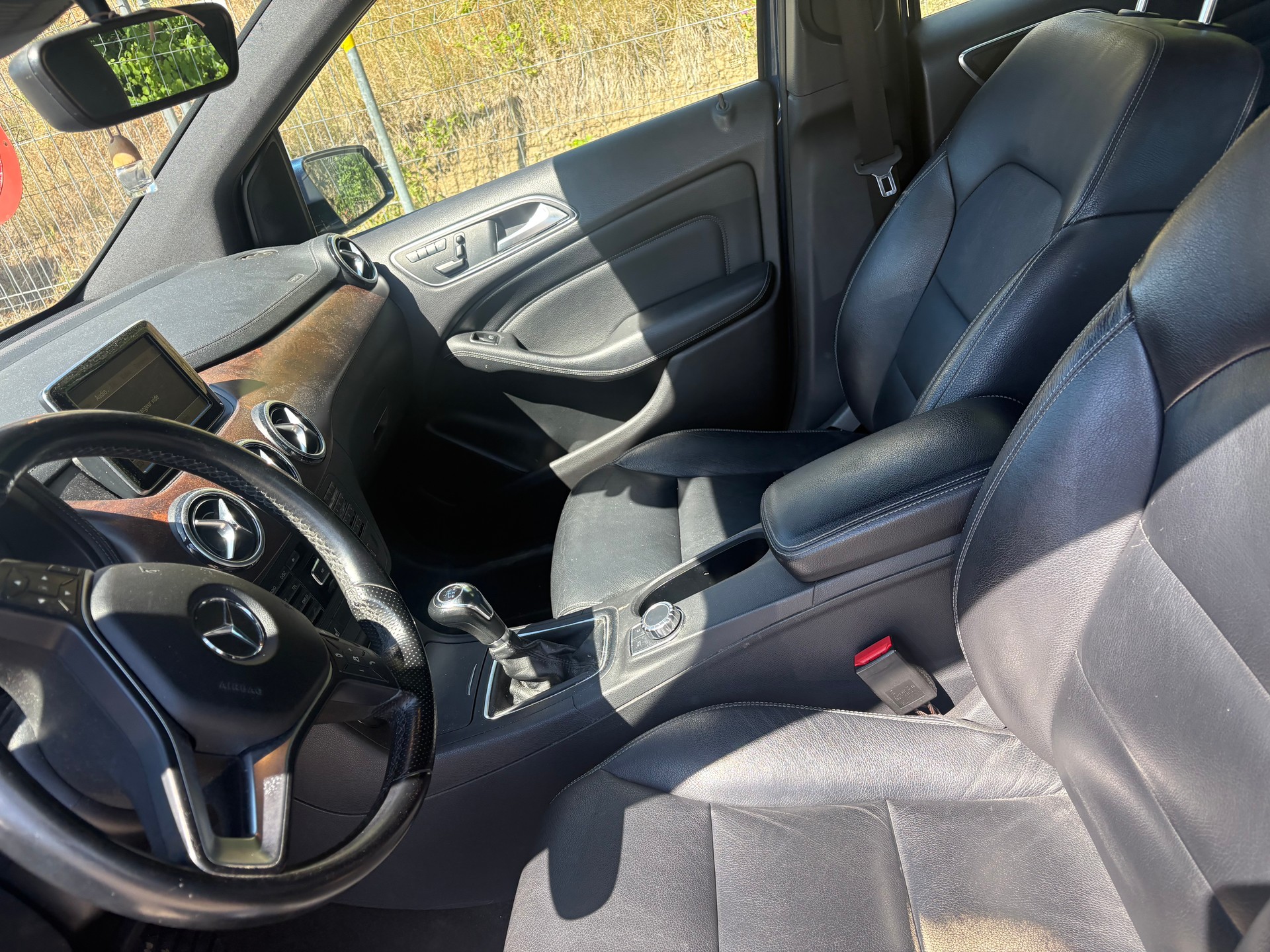 MERCEDES-BENZ B 200 CDI-image-10