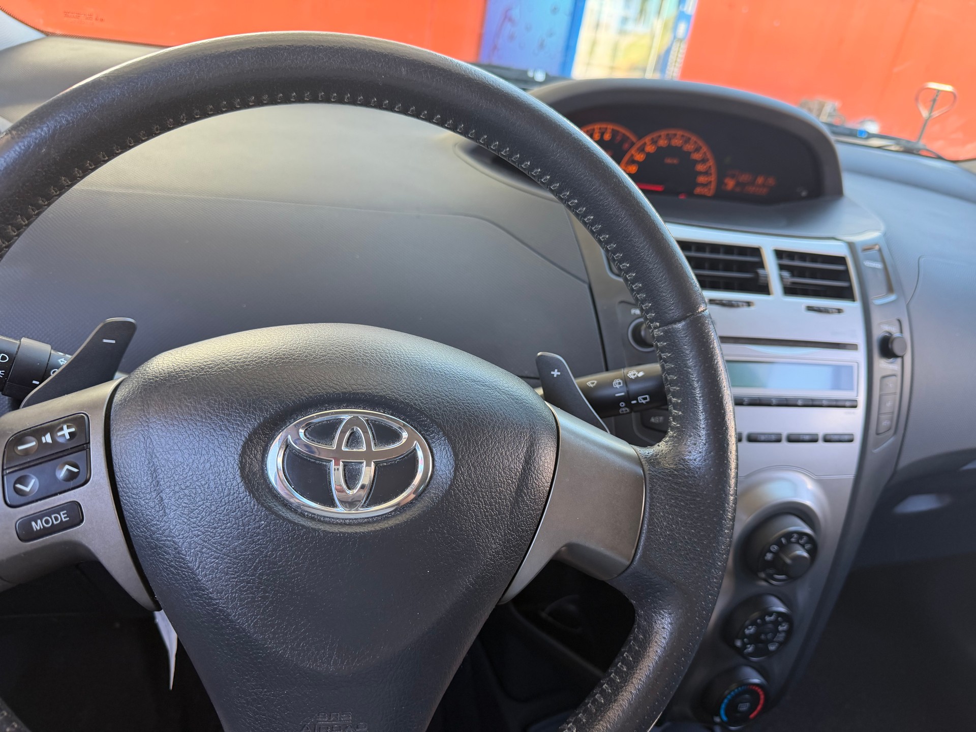 TOYOTA Yaris 1.33 chic Automatic-image-9