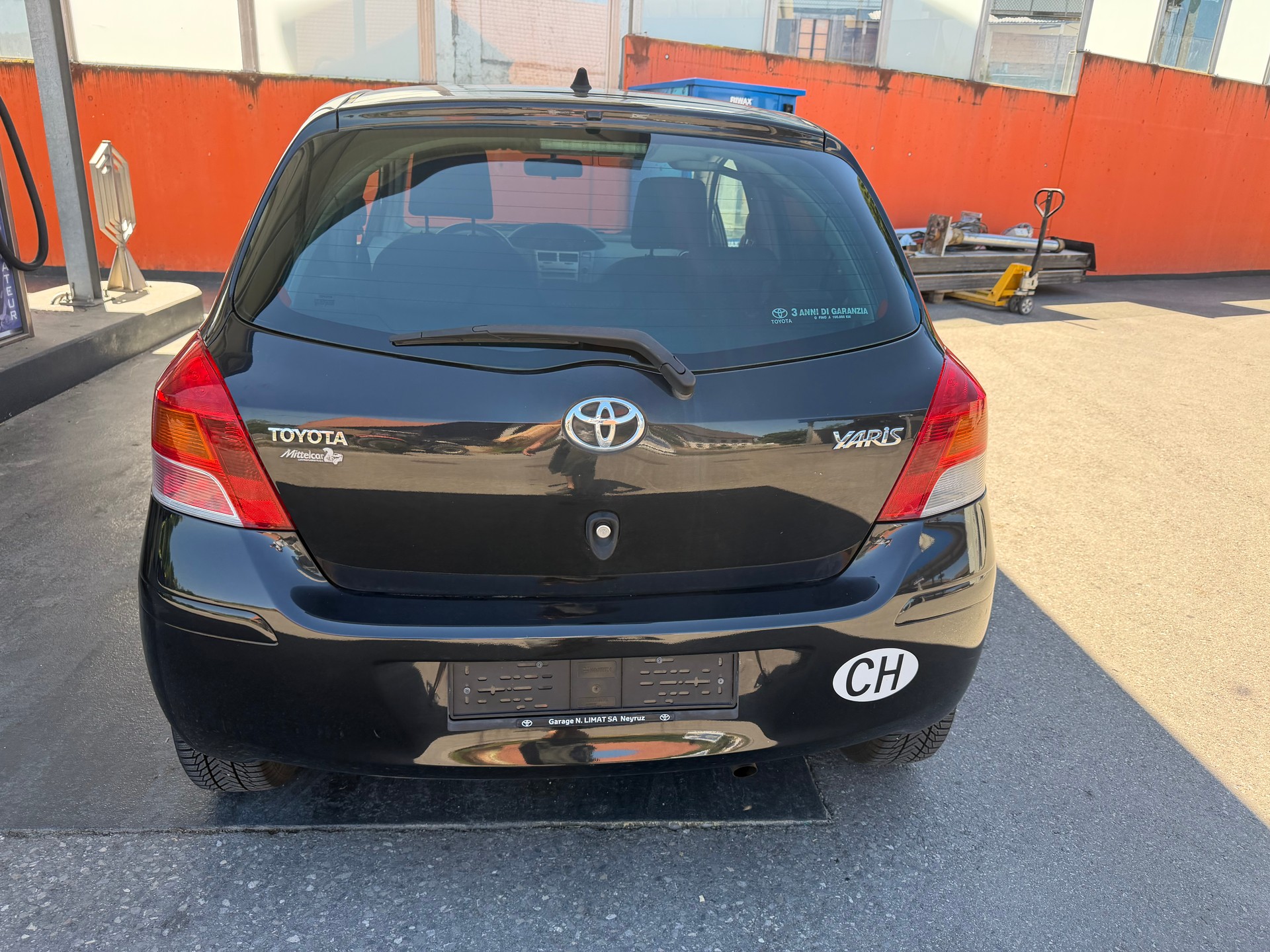 TOYOTA Yaris 1.33 chic Automatic-image-3