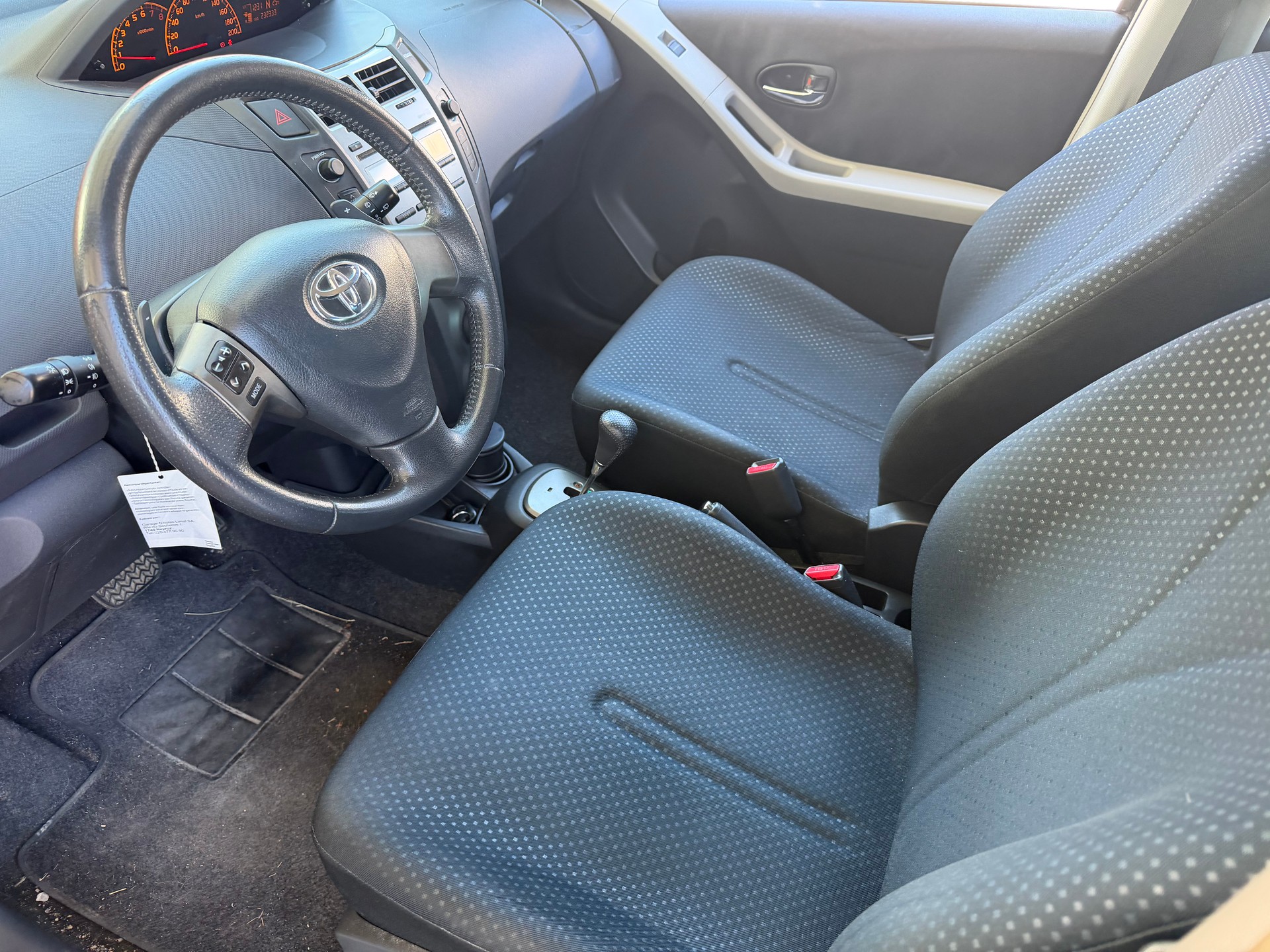 TOYOTA Yaris 1.33 chic Automatic-image-5