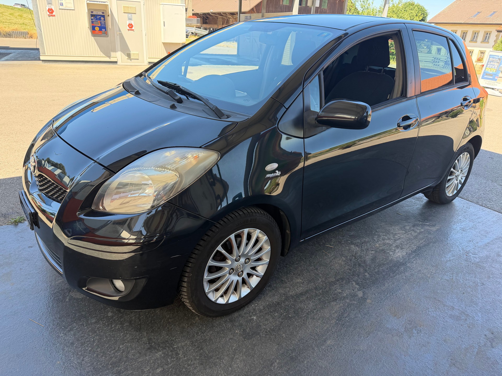 TOYOTA Yaris 1.33 chic Automatic