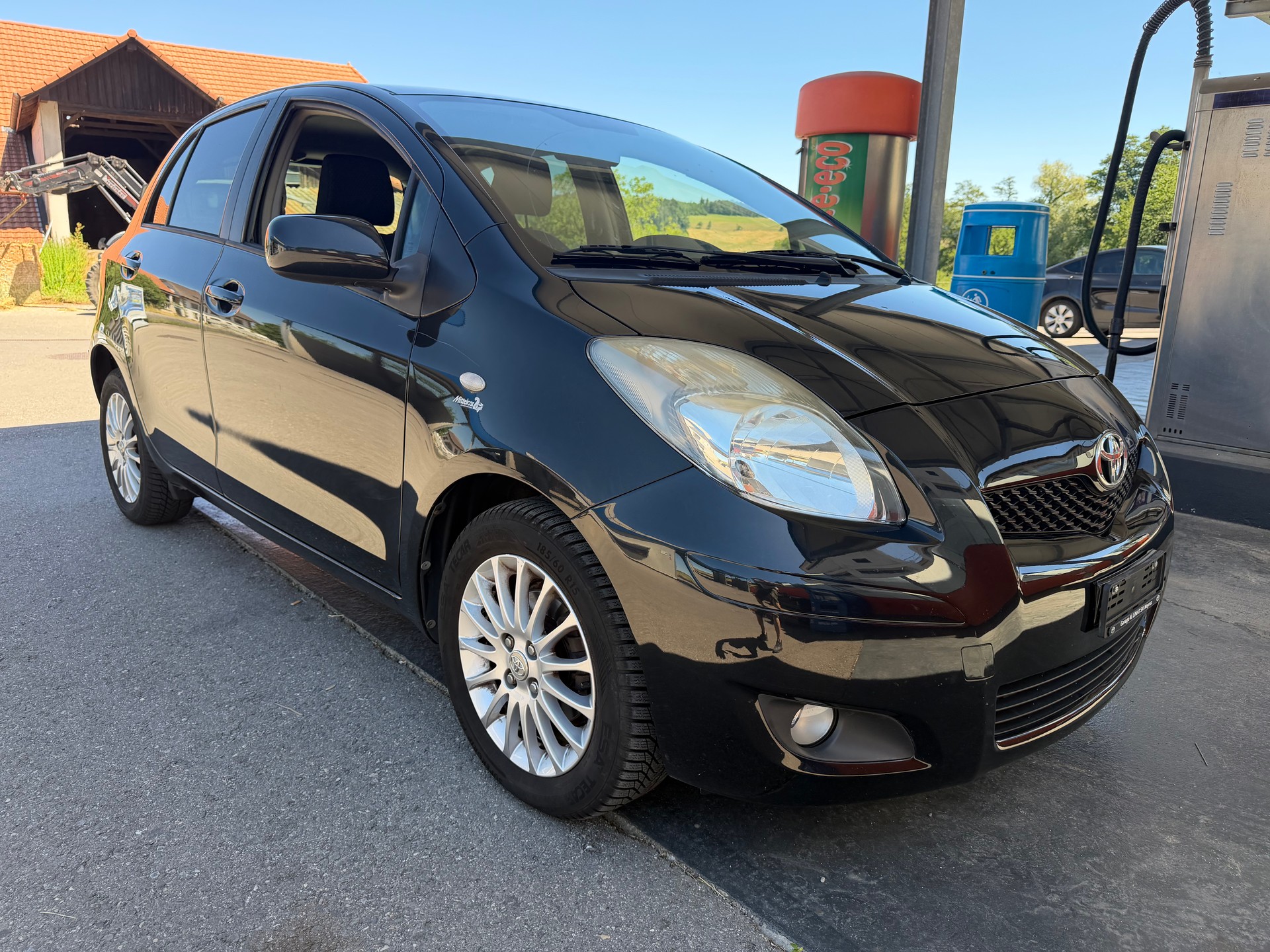 TOYOTA Yaris 1.33 chic Automatic-image-1