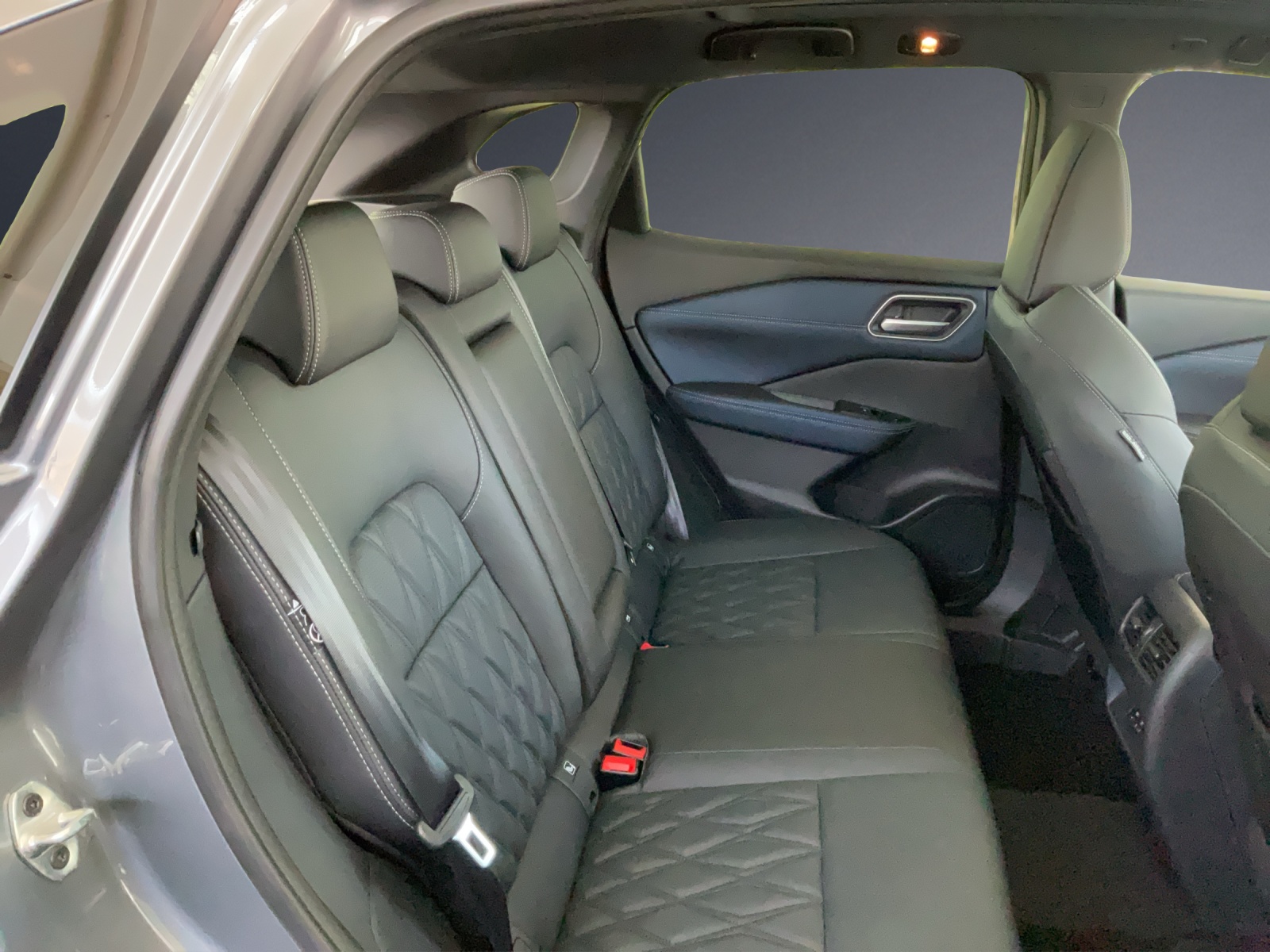 NISSAN Qashqai 1.5 VC-T Tekna-image-16