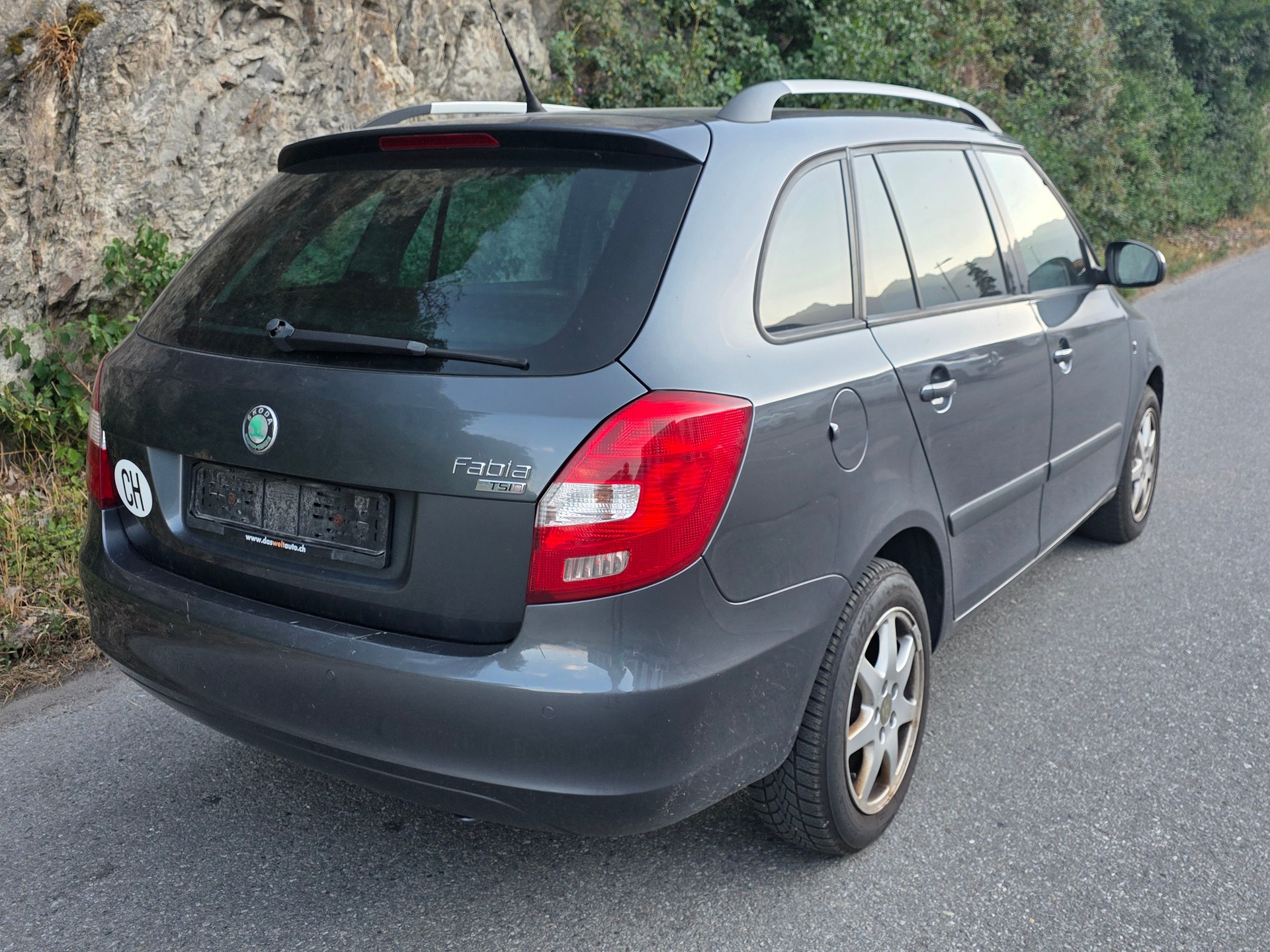 SKODA Fabia 1.2 TSI Elegance-image-6