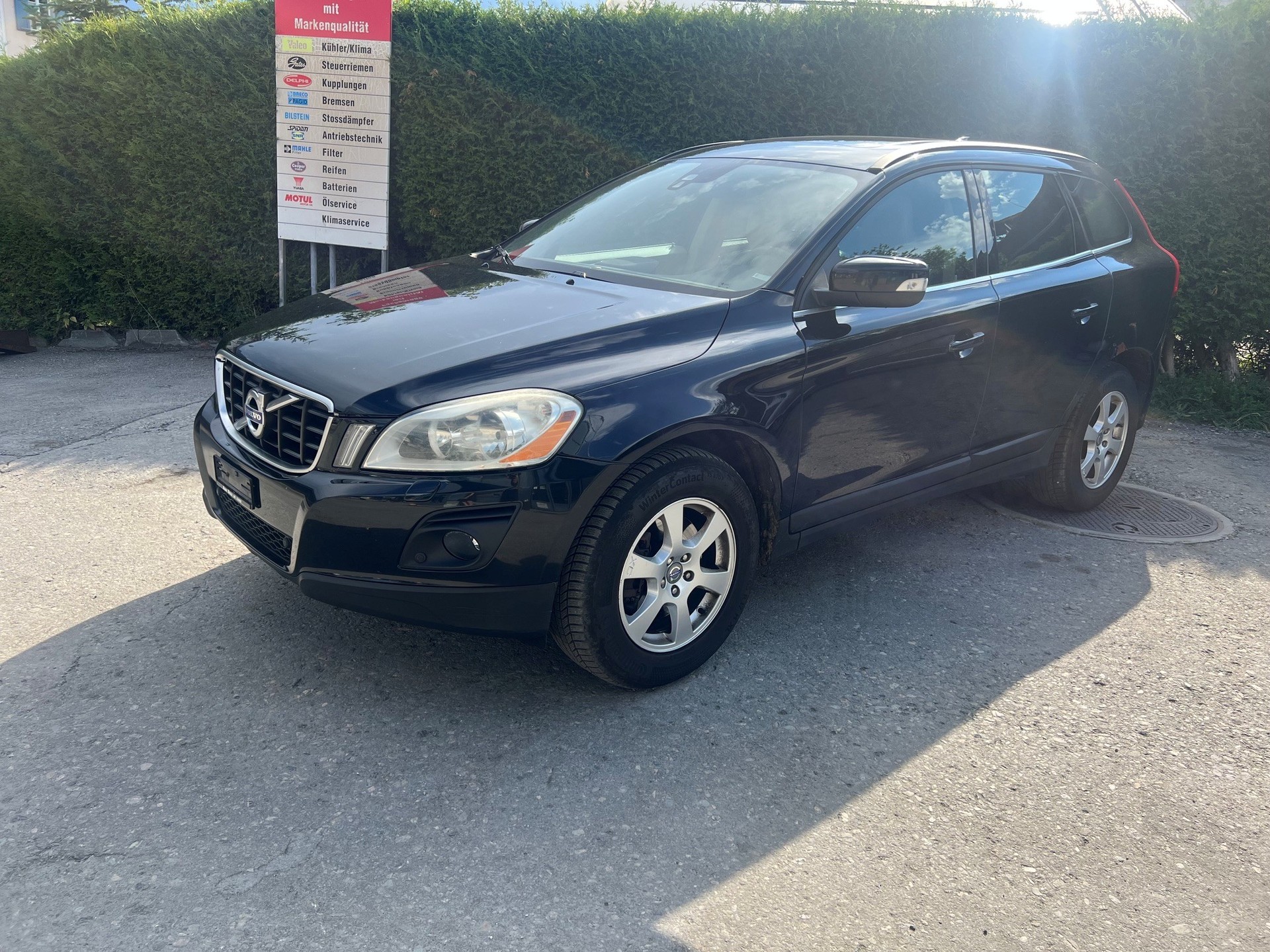 VOLVO XC60 D5 AWD Momentum Geartronic-image-0