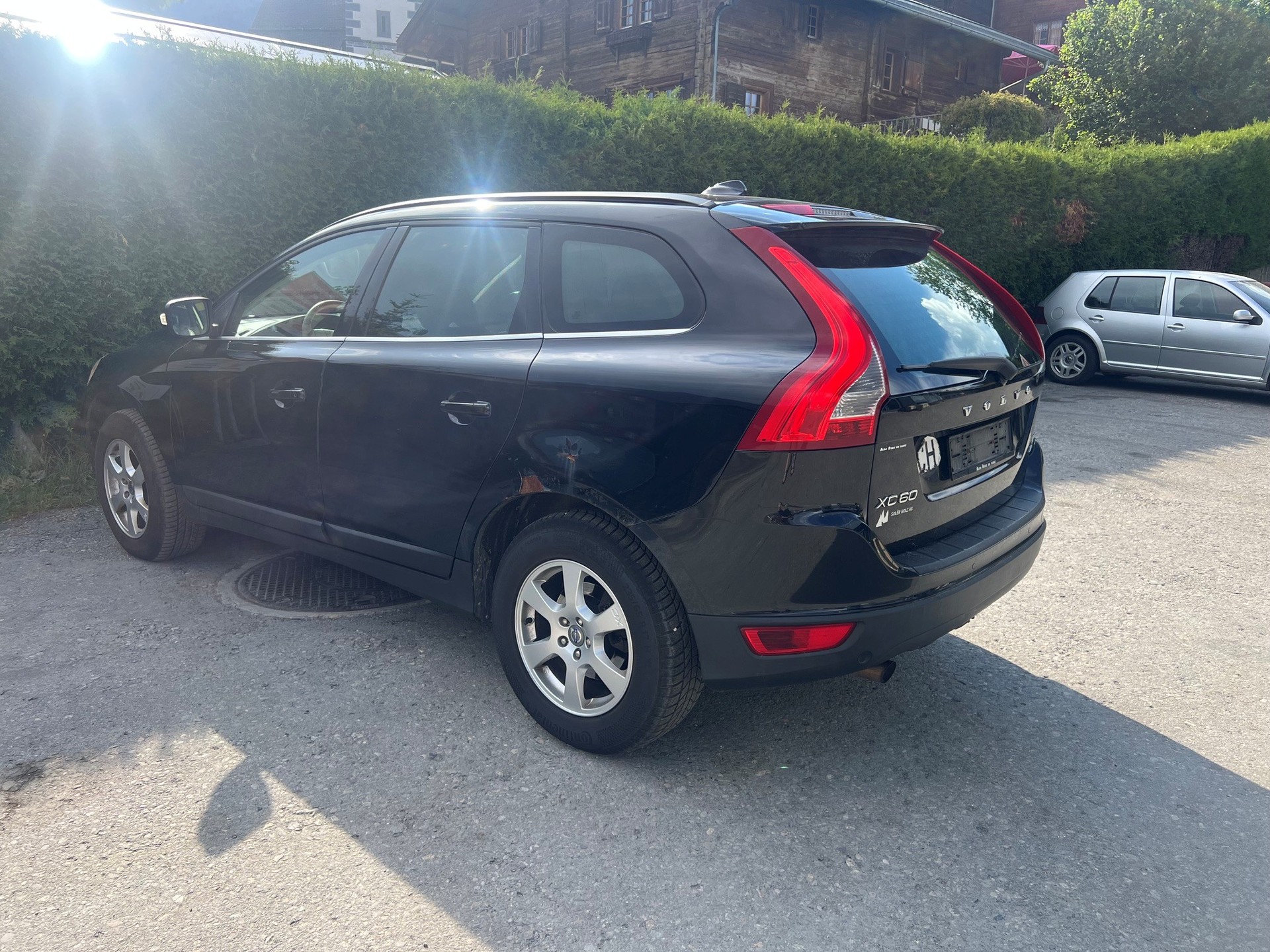 VOLVO XC60 D5 AWD Momentum Geartronic-image-3