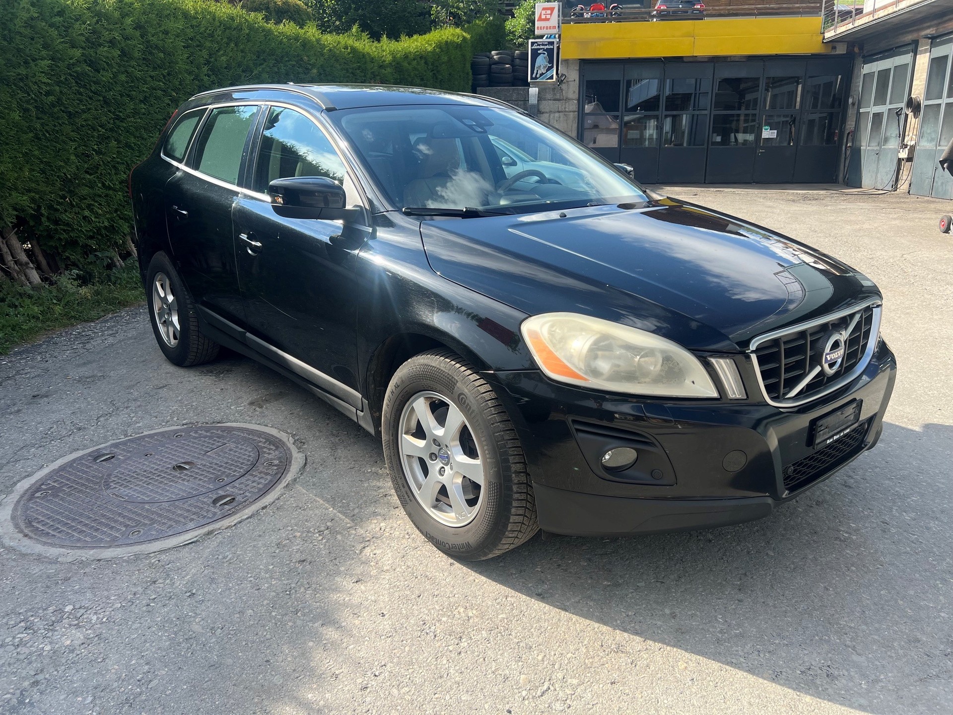VOLVO XC60 D5 AWD Momentum Geartronic-image-1