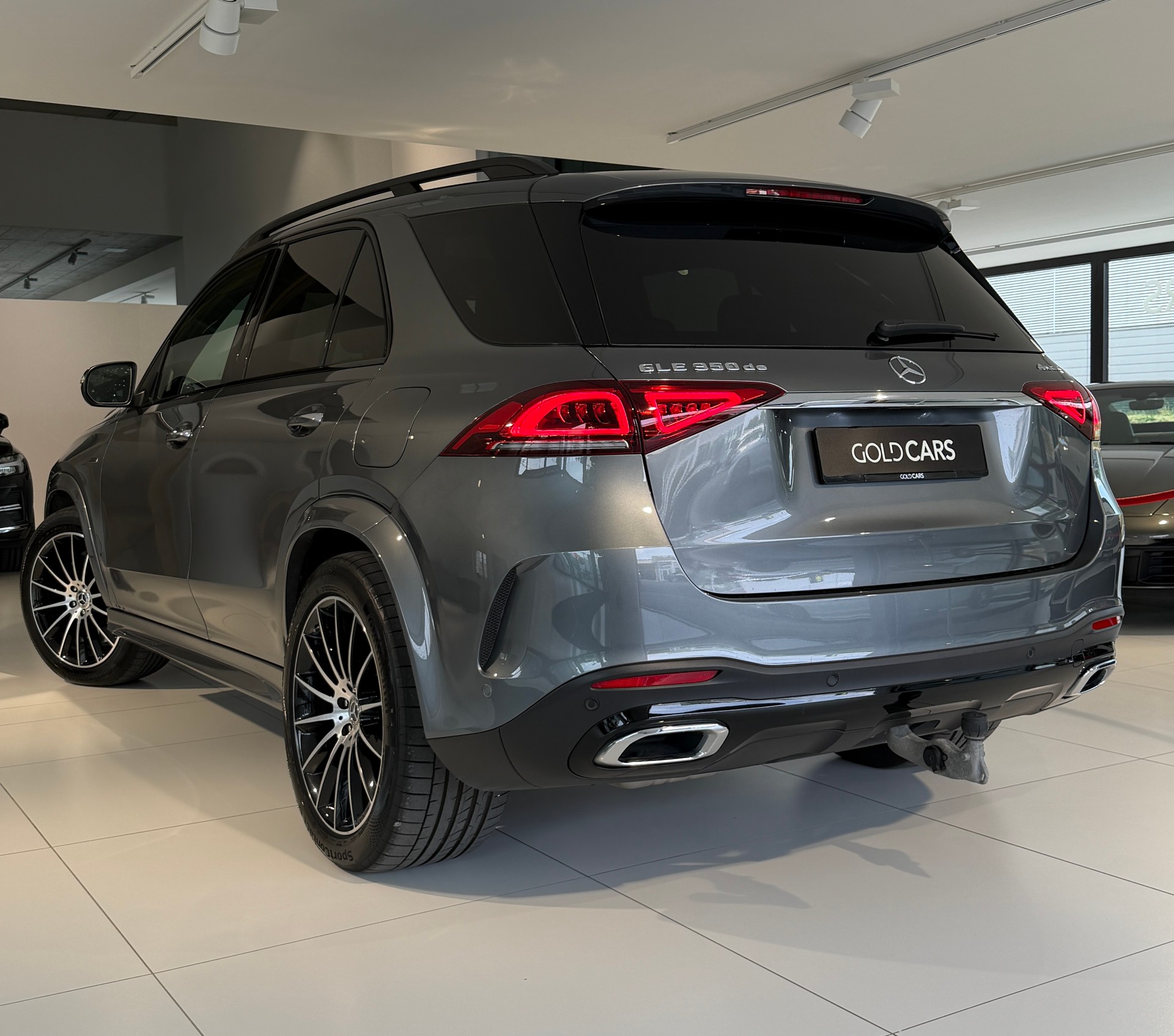 MERCEDES-BENZ GLE 350 de 4Matic AMG Line 9G-Tronic-image-4
