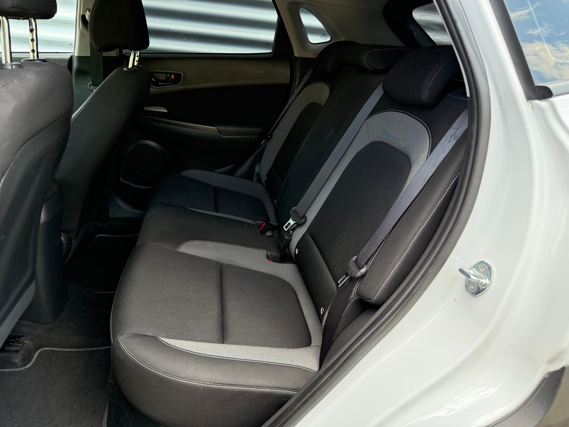 HYUNDAI Kona 1.6 GDi HEV Origo DCT-image-4