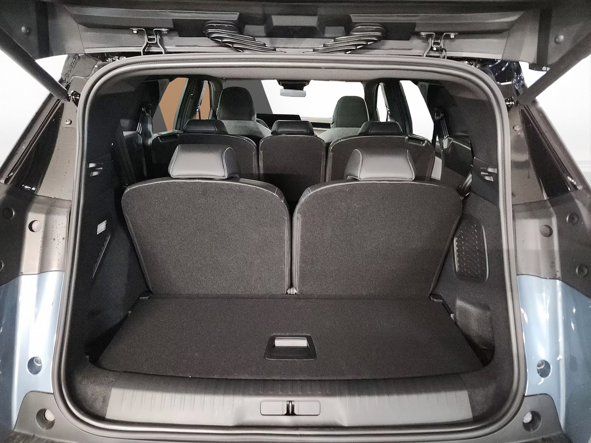 PEUGEOT 5008 1.2 Hybrid e-DCS6 GT 7 Plätzer-image-4
