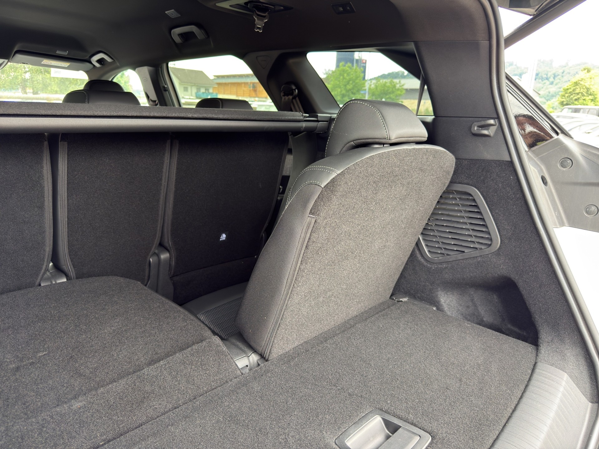 PEUGEOT 5008 1.2 Hybrid e-DCS6 GT 7 Plätzer-image-20