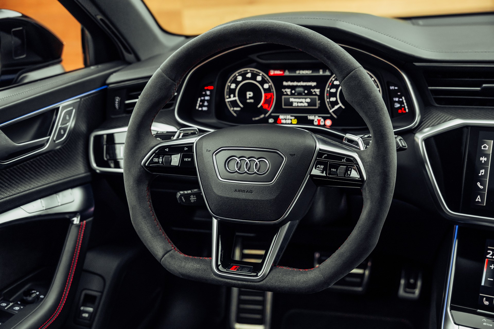 AUDI RS6 Avant 4.0 TFSI V8 quattro APR 719PS-image-16