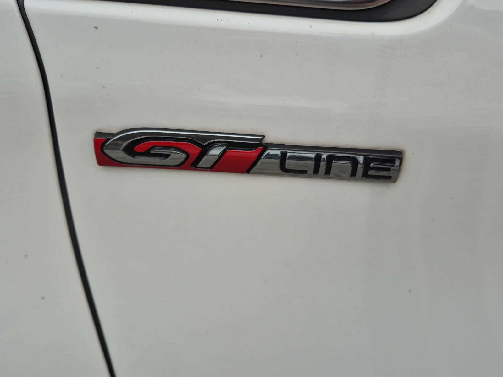 PEUGEOT 208 1.2 PureTech GT Line-image-9