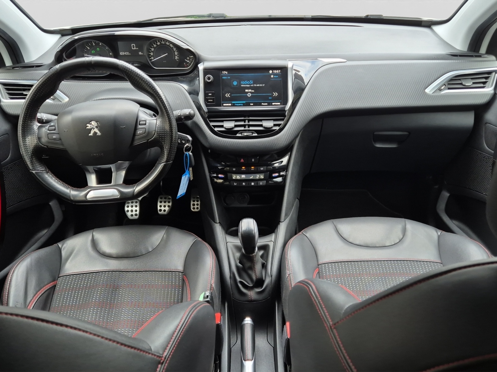 PEUGEOT 208 1.2 PureTech GT Line-image-10