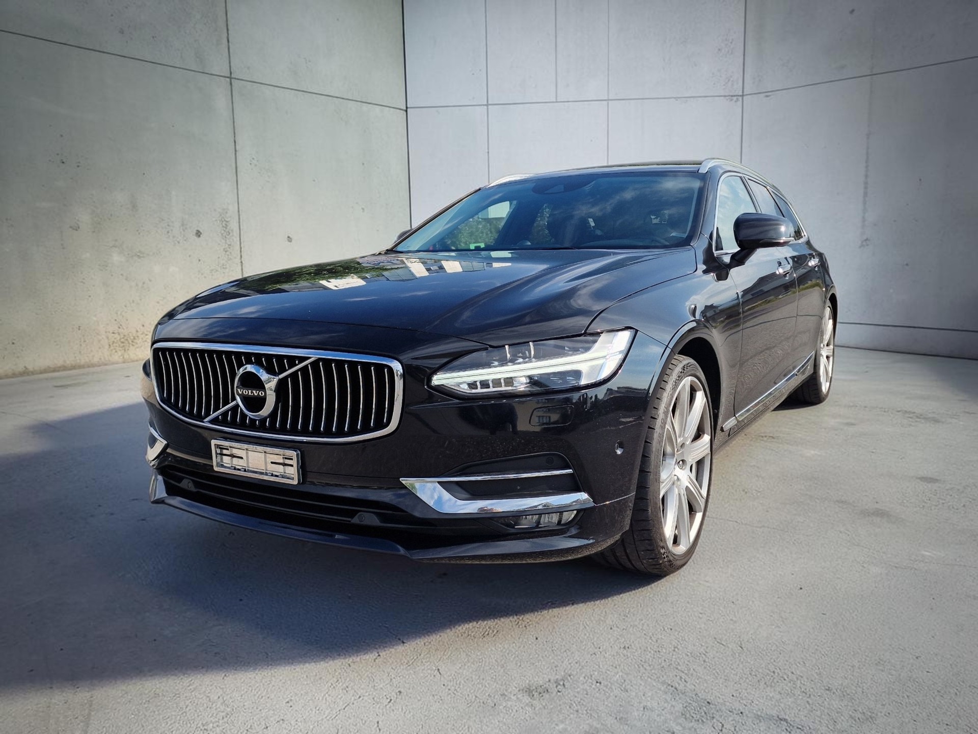 VOLVO V90 T6 AWD Inscription Geartronic 8xAlu 12Mt Gara-image-1
