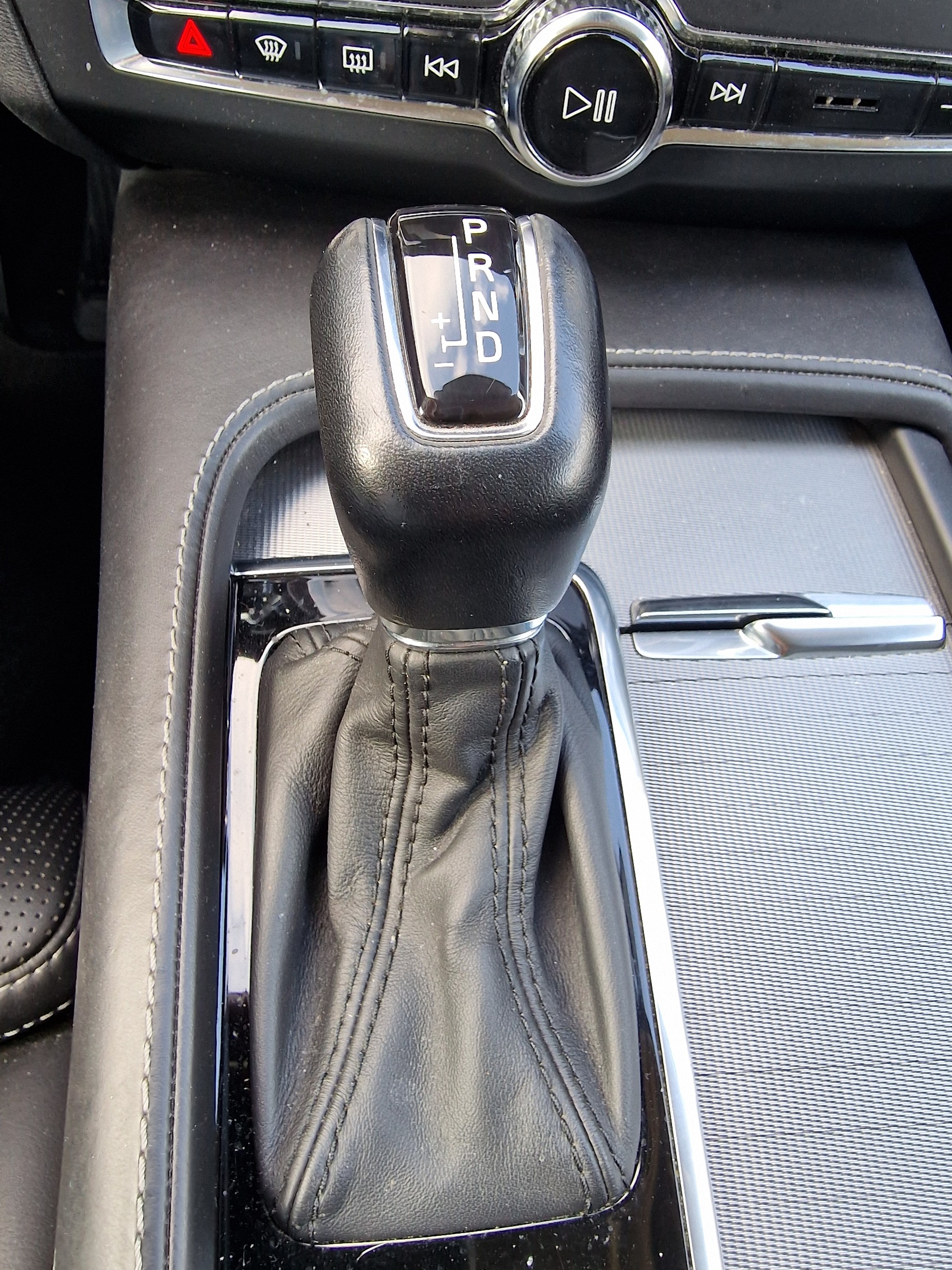 VOLVO V90 T6 AWD Inscription Geartronic 8xAlu 12Mt Gara-image-17
