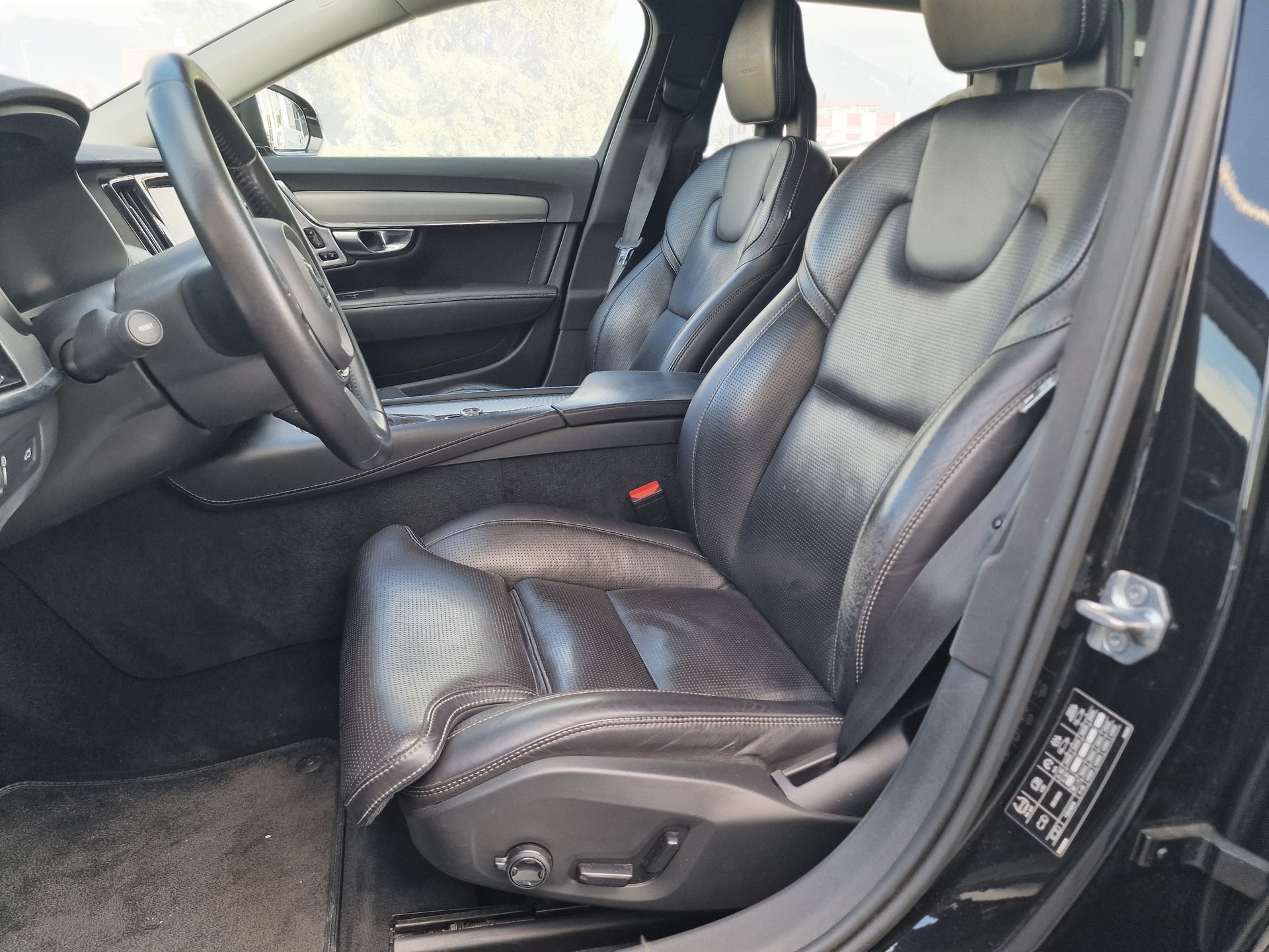 VOLVO V90 T6 AWD Inscription Geartronic 8xAlu 12Mt Gara-image-9