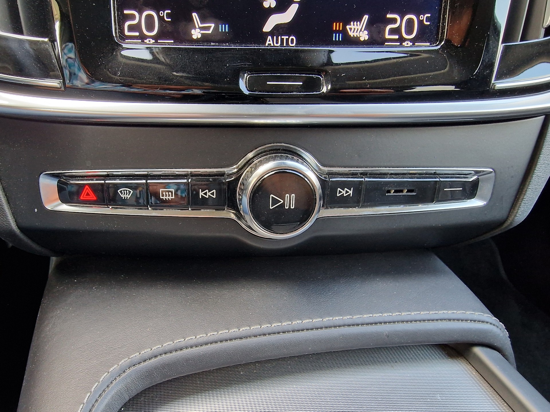 VOLVO V90 T6 AWD Inscription Geartronic 8xAlu 12Mt Gara-image-21