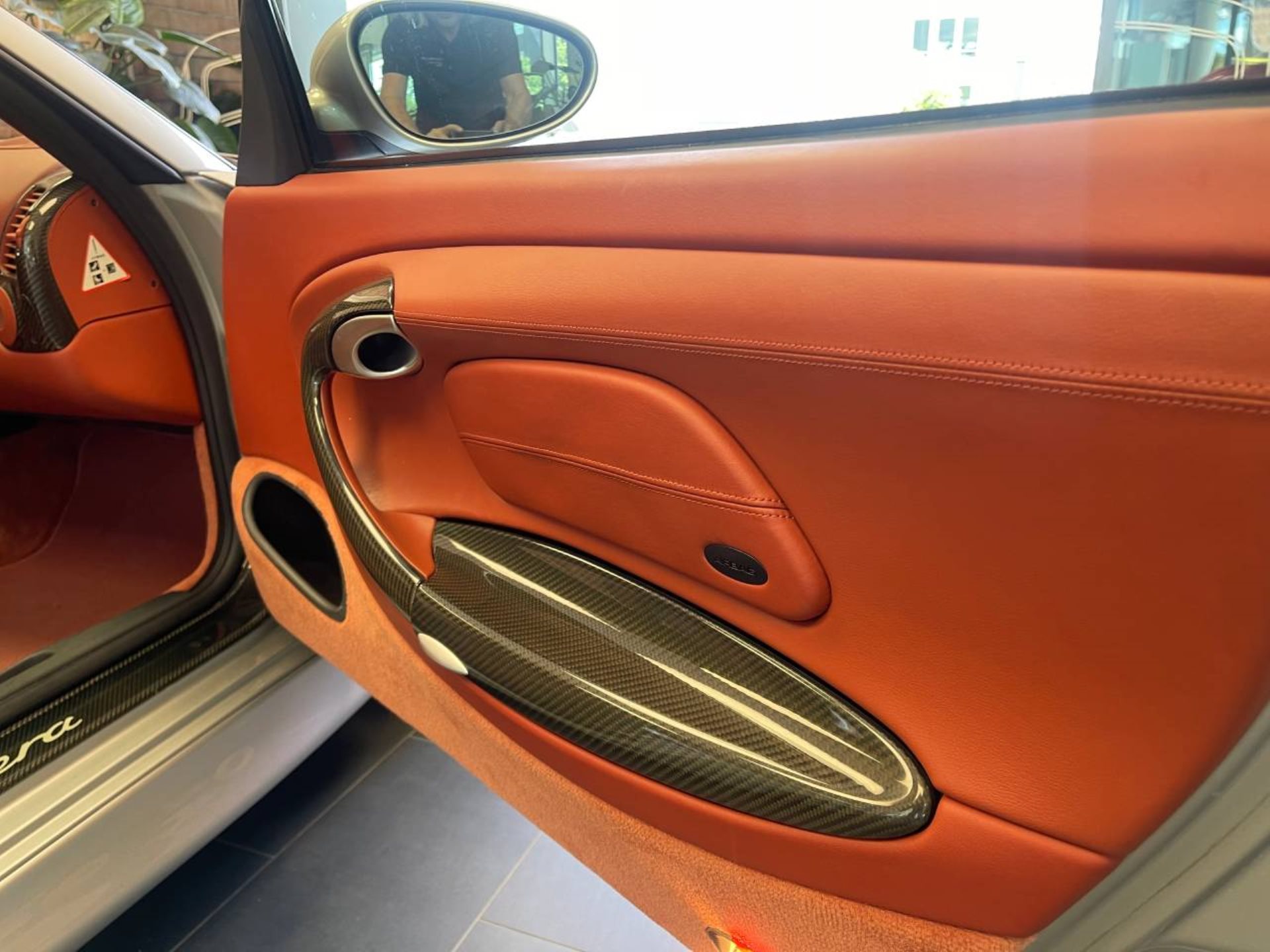 PORSCHE 911 Carrera Coupé-image-3