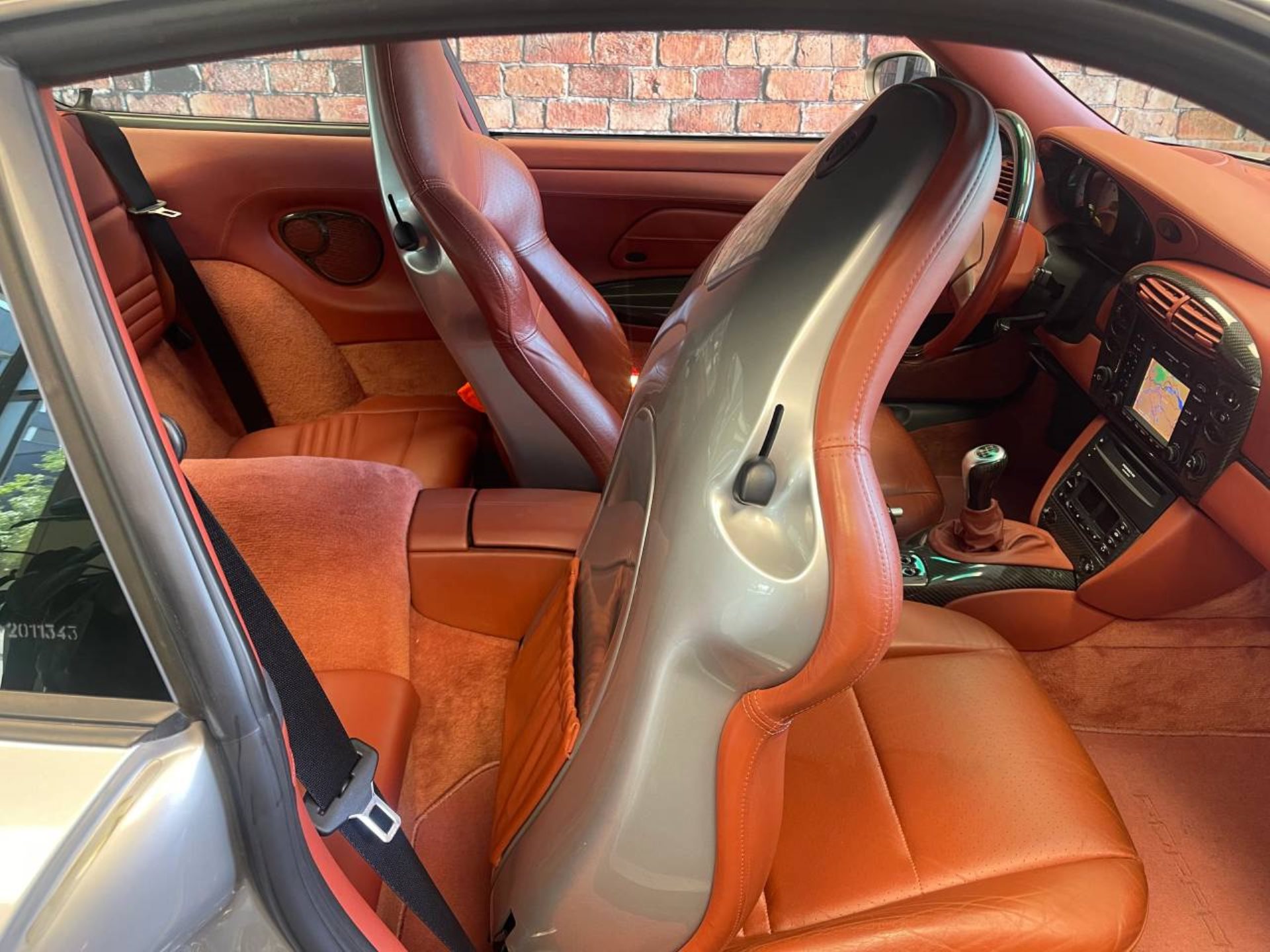 PORSCHE 911 Carrera Coupé-image-4
