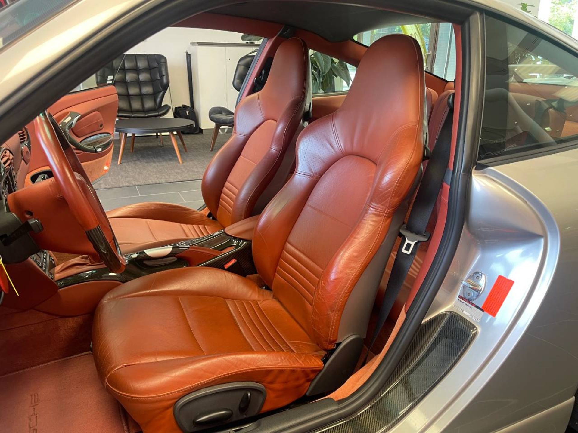 PORSCHE 911 Carrera Coupé-image-17