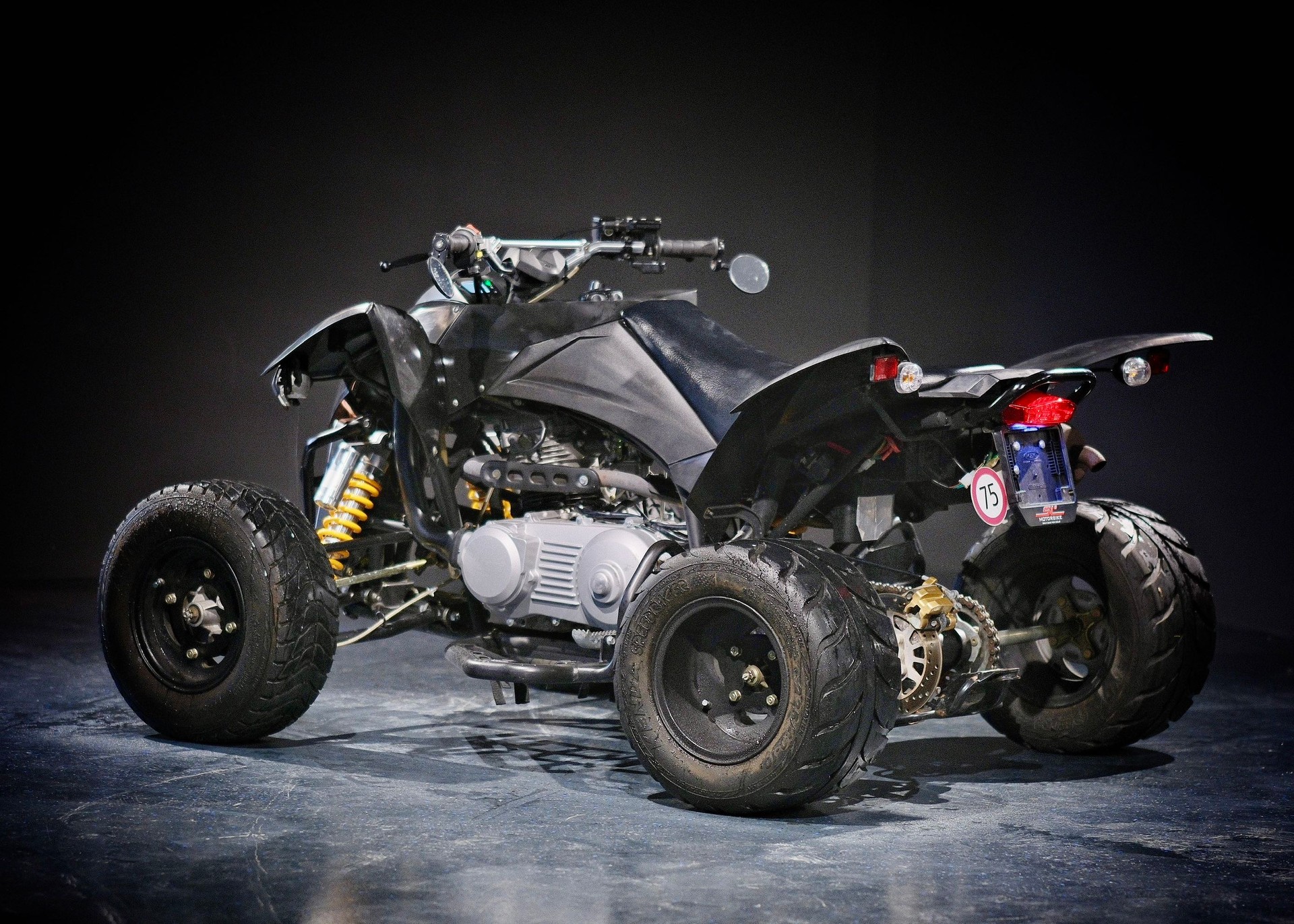 SMC (SM) Ram 323 Racing Edition-showroom-element-3